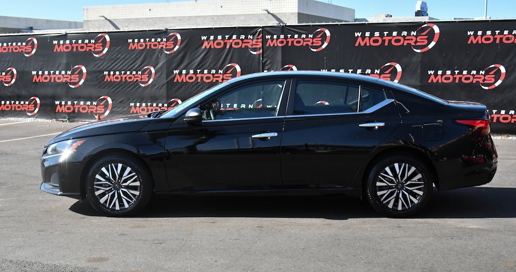 Used 2024 Nissan Altima 2.5 SV Sedan