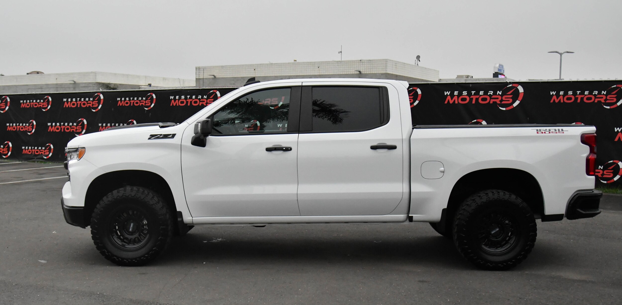 2024 Chevrolet Silverado 1500 LT Trail Boss photo 4