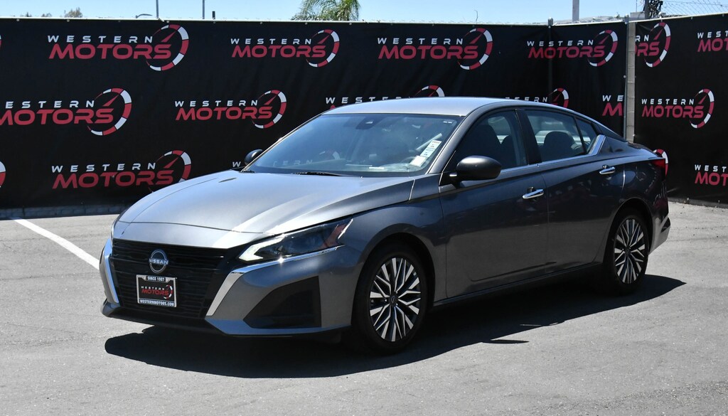 Used 2025 Nissan Altima SV Sedan
