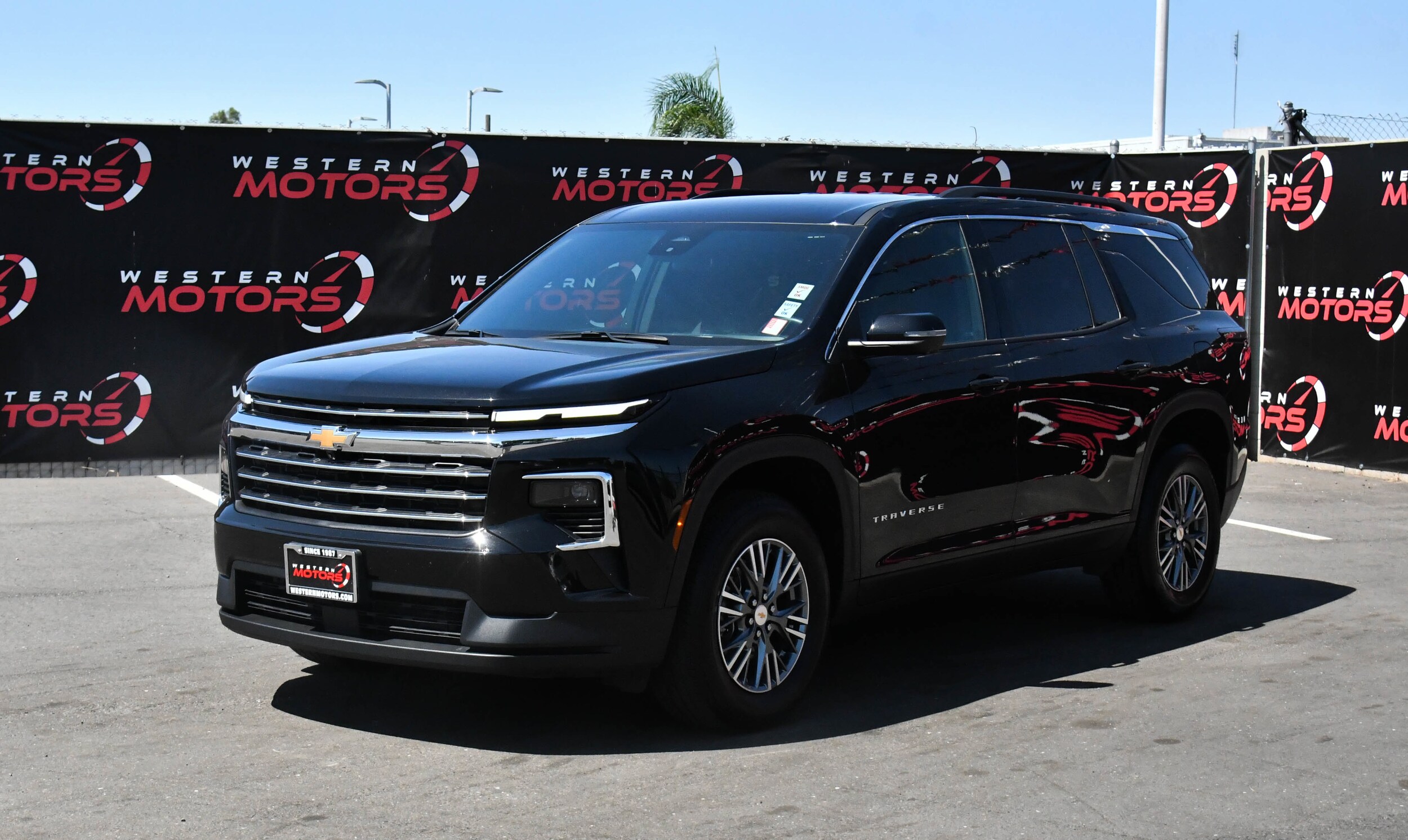 2024 Chevrolet Traverse 1LT photo 3
