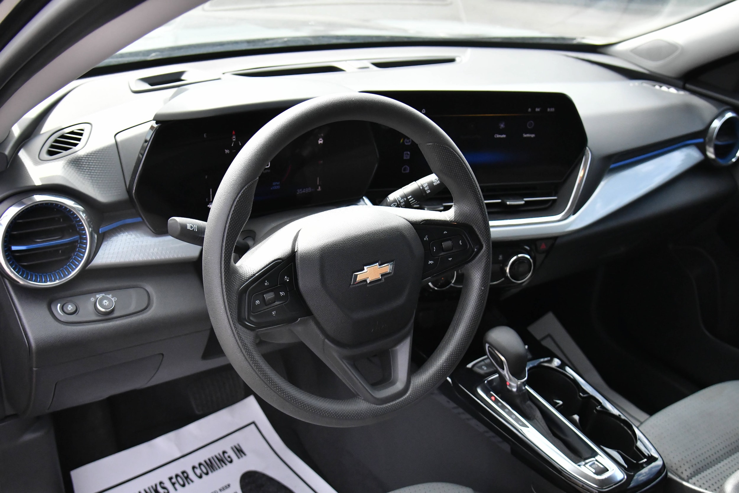 2025 Chevrolet Trax LT - Photo 12