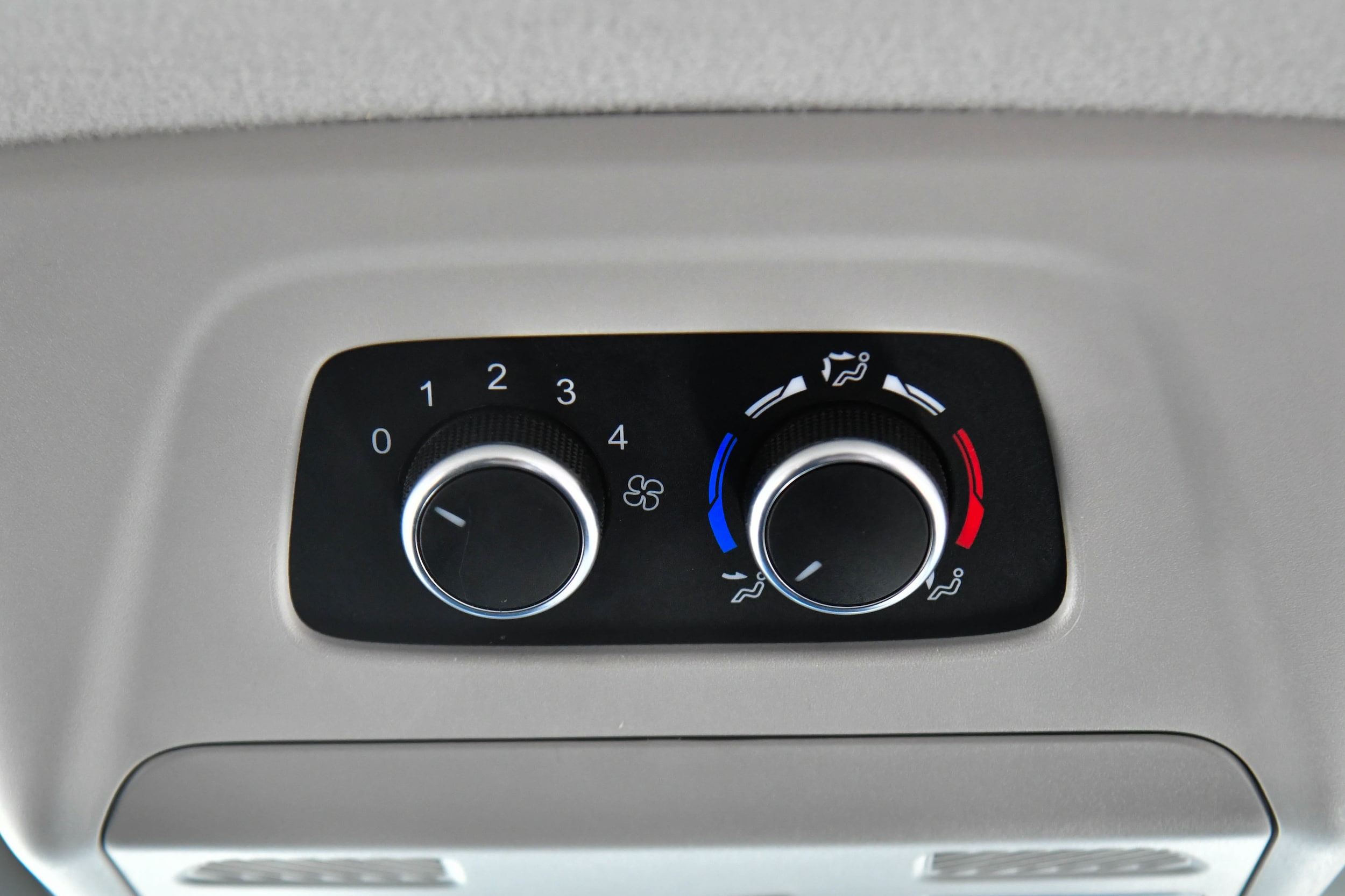 2023 Ford Transit Passenger Van XLT - Photo 37