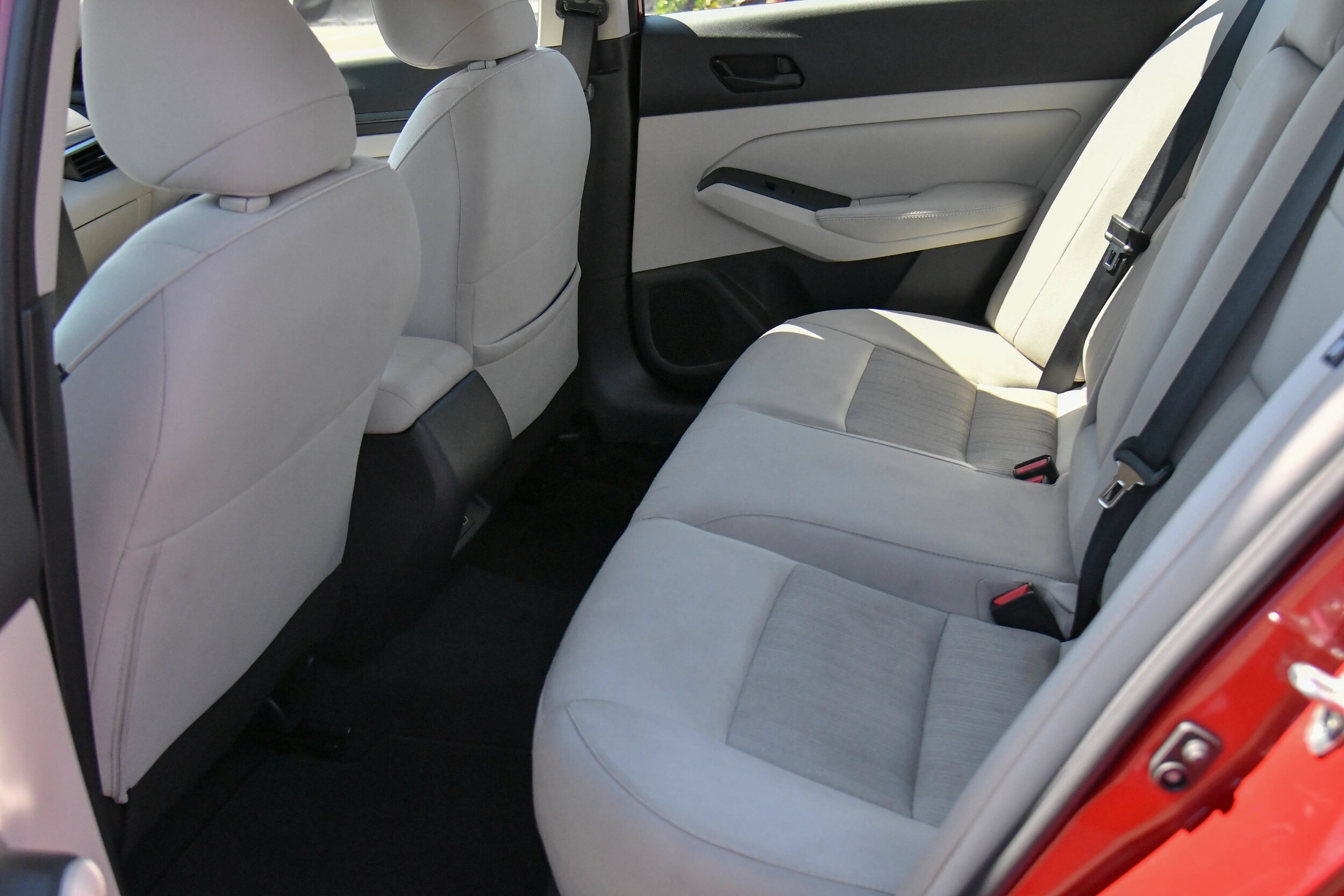 2025 Nissan Altima SV - Photo 29