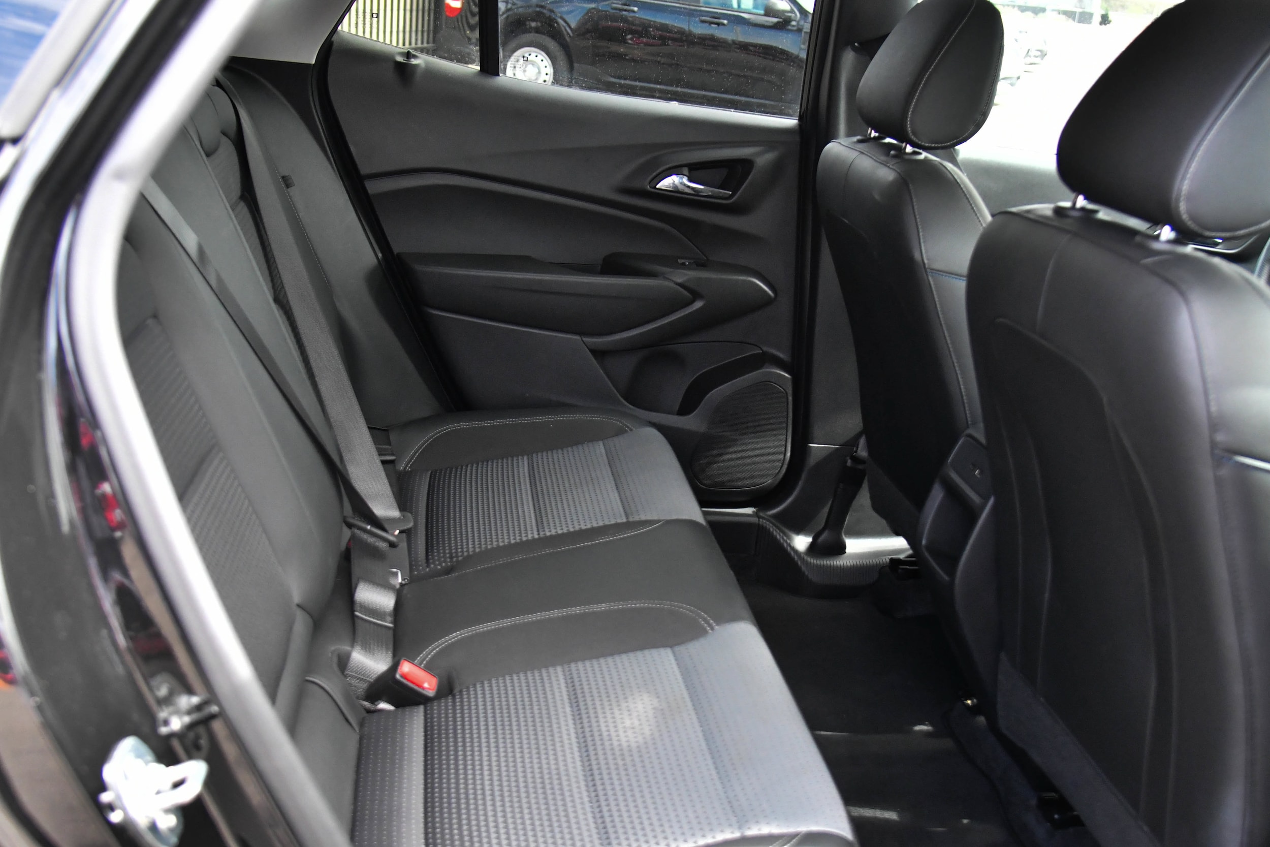 2025 Chevrolet Trax LT - Photo 37