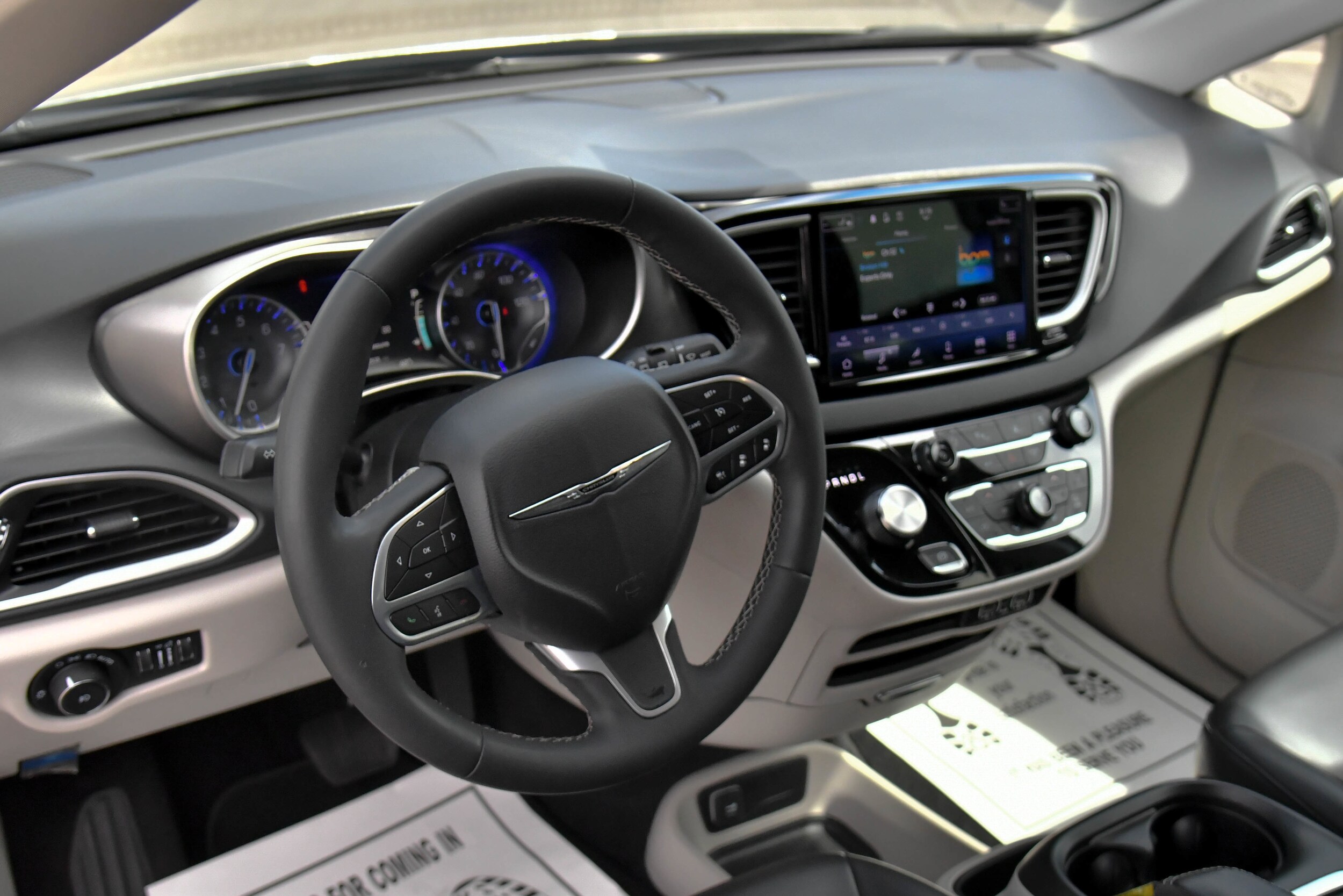 2023 Chrysler Pacifica Touring L - Photo 13