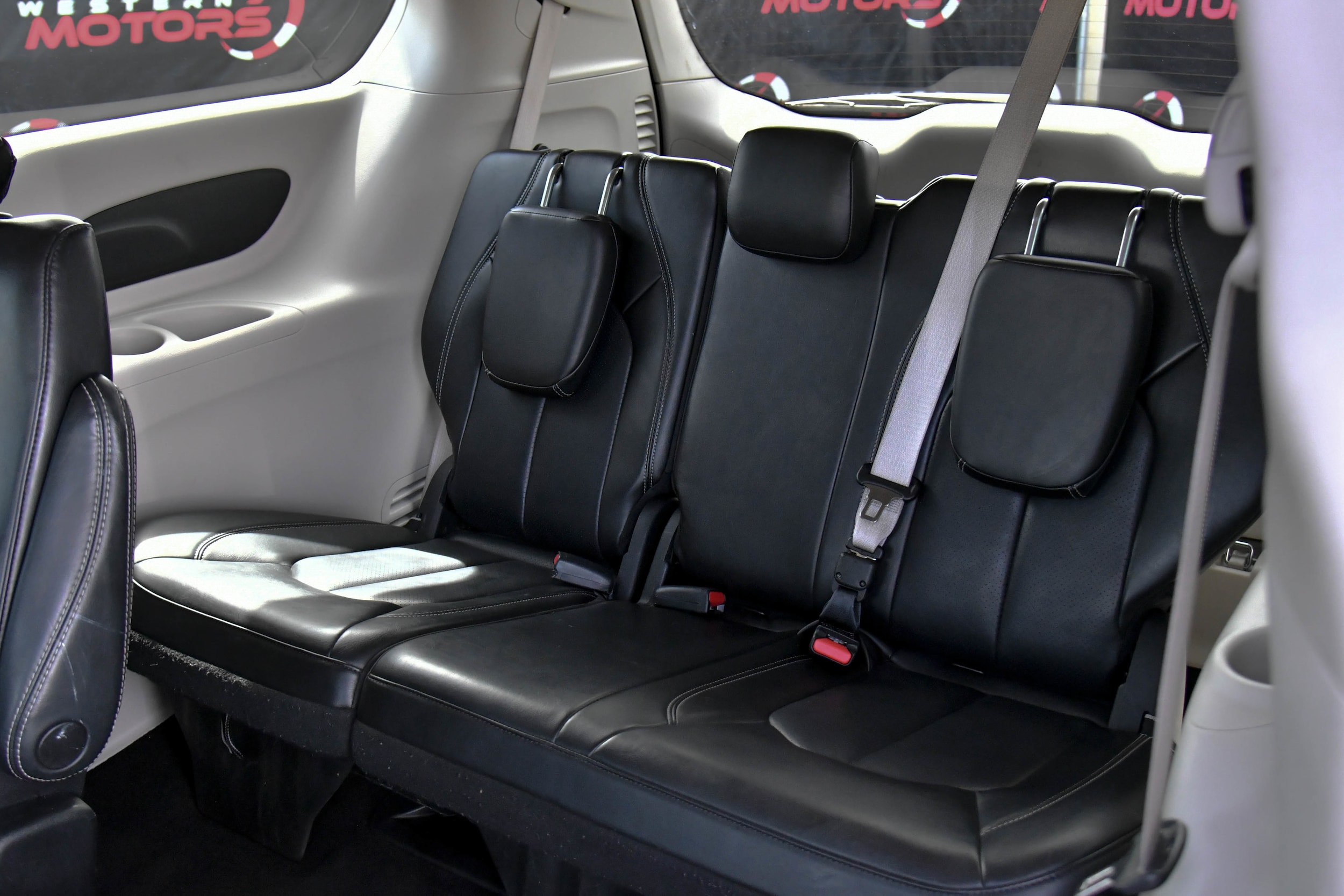 2023 Chrysler Pacifica Touring L - Photo 34