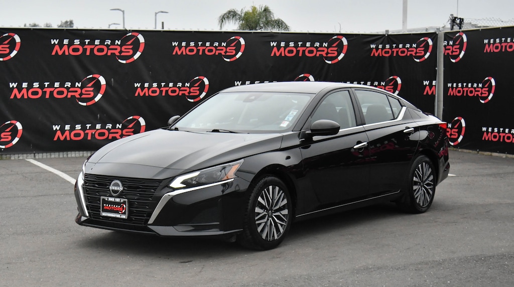 Used 2024 Nissan Altima 2.5 SV Sedan