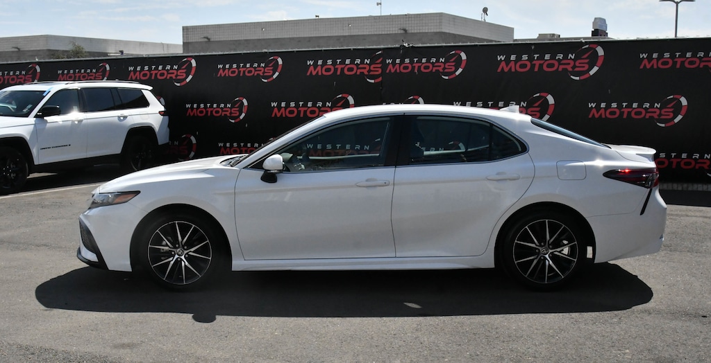 Used 2024 Toyota Camry SE Sedan 4D Sedan