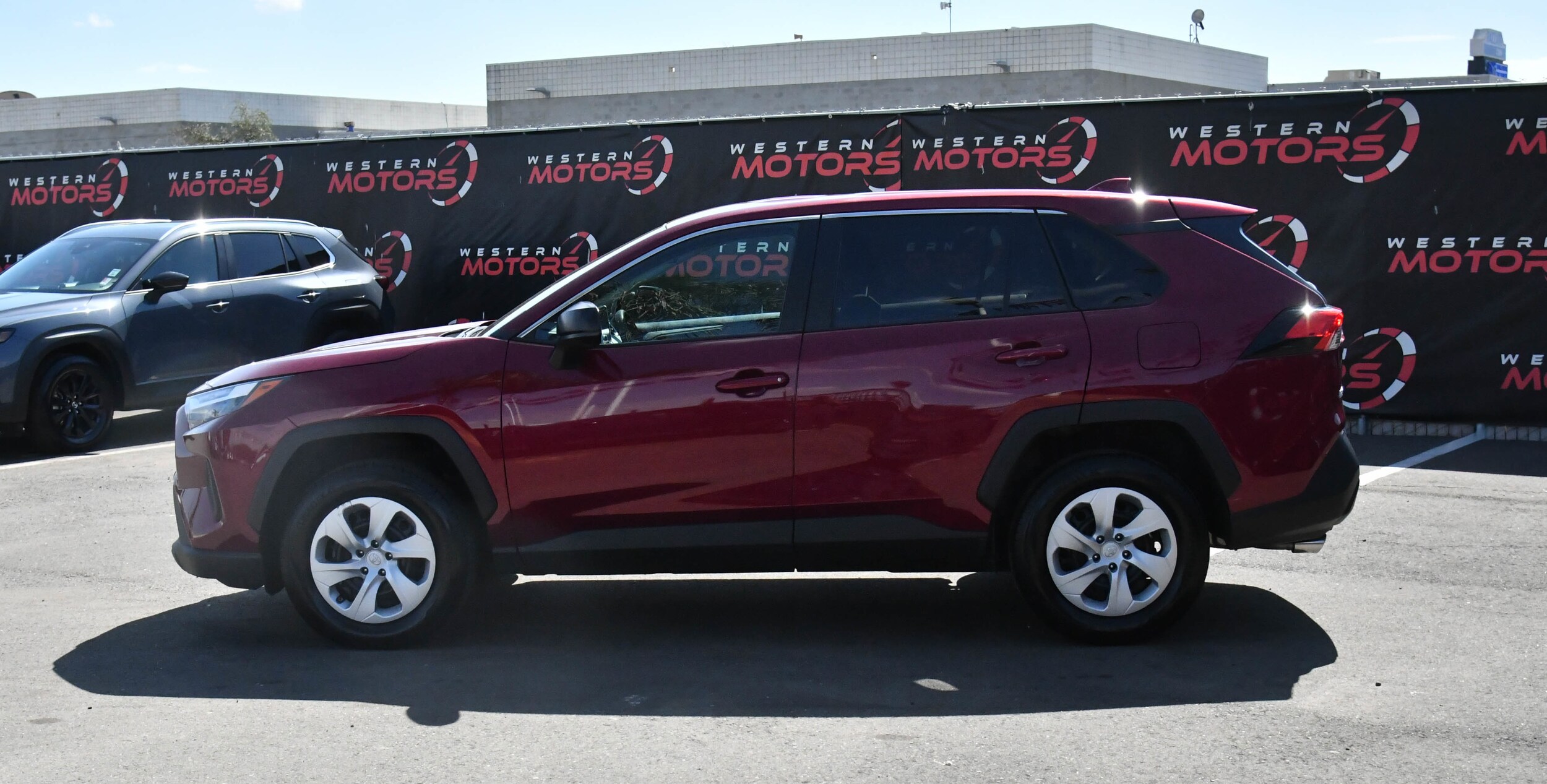 2024 Toyota RAV4 LE photo 2