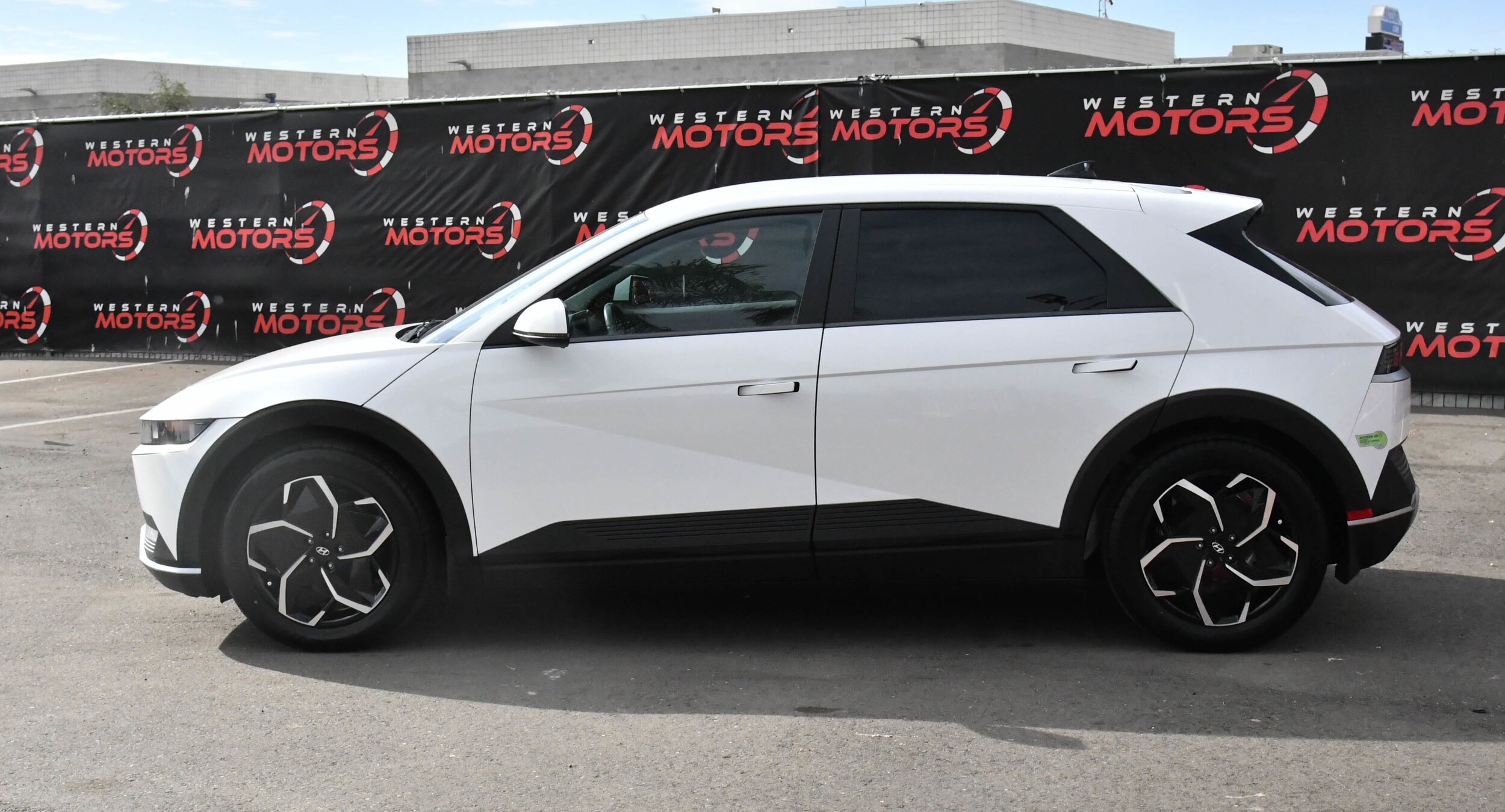 2024 Hyundai Ioniq 5 SEL photo 3