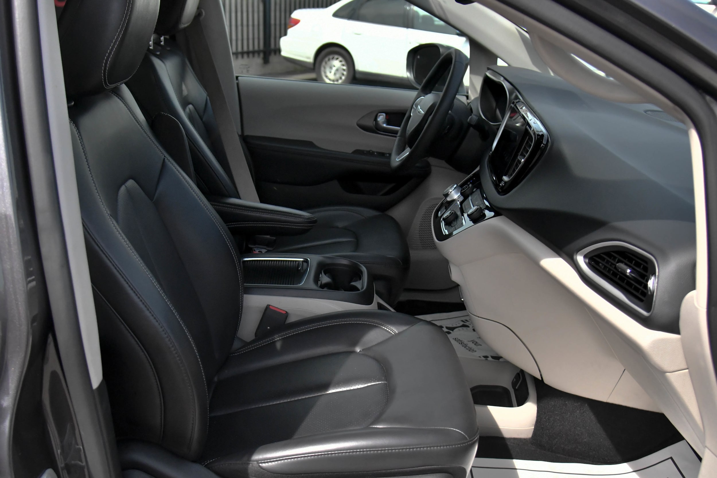 2023 Chrysler Pacifica Touring L - Photo 47
