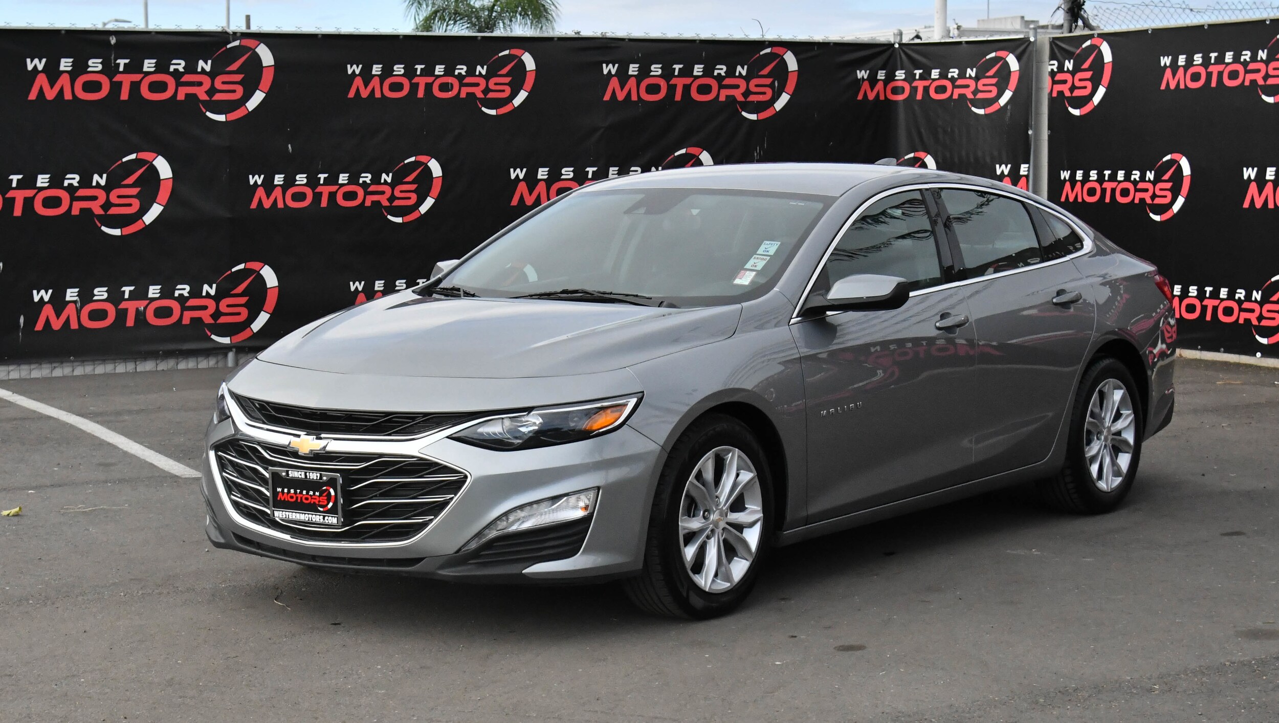 2023 Chevrolet Malibu 1LT photo 3