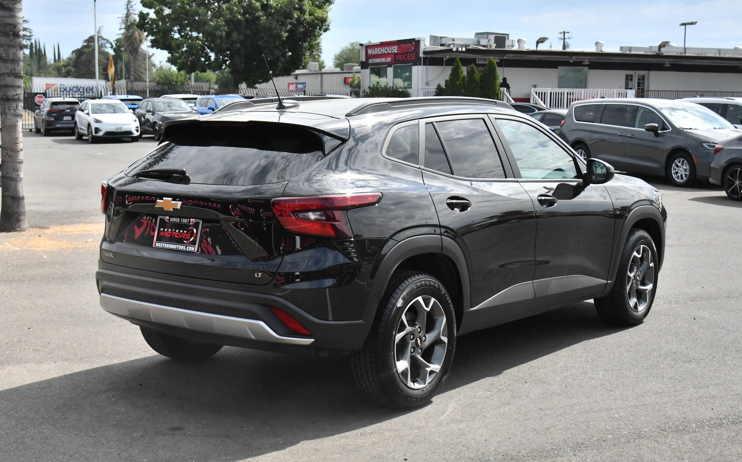 2025 Chevrolet Trax LT - Photo 7