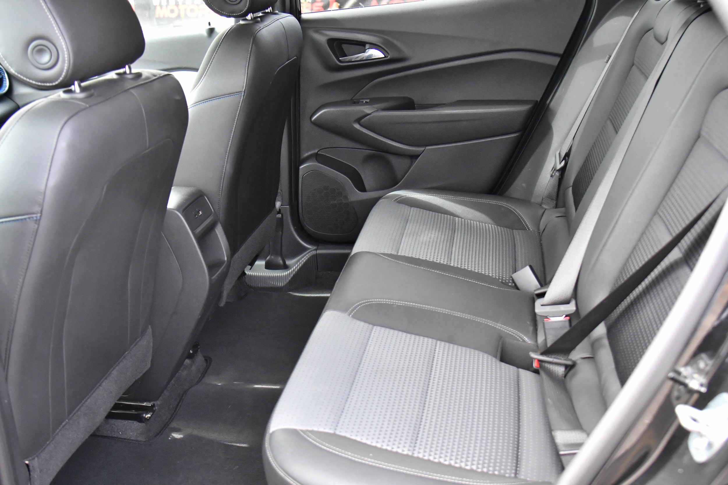 2025 Chevrolet Trax LT - Photo 31