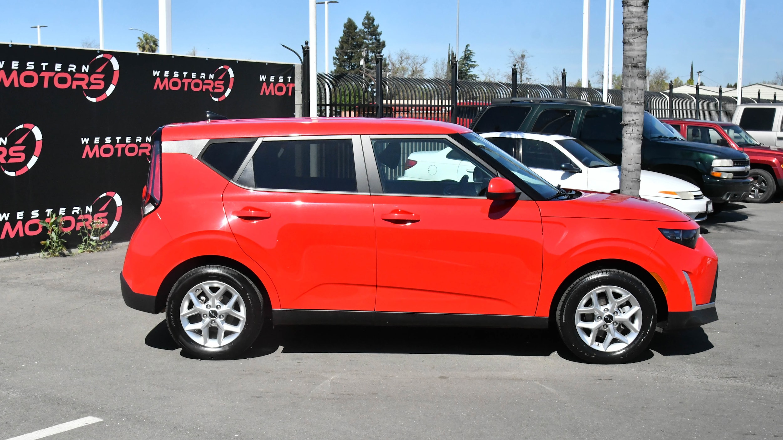 2024 Kia Soul LX - Photo 8