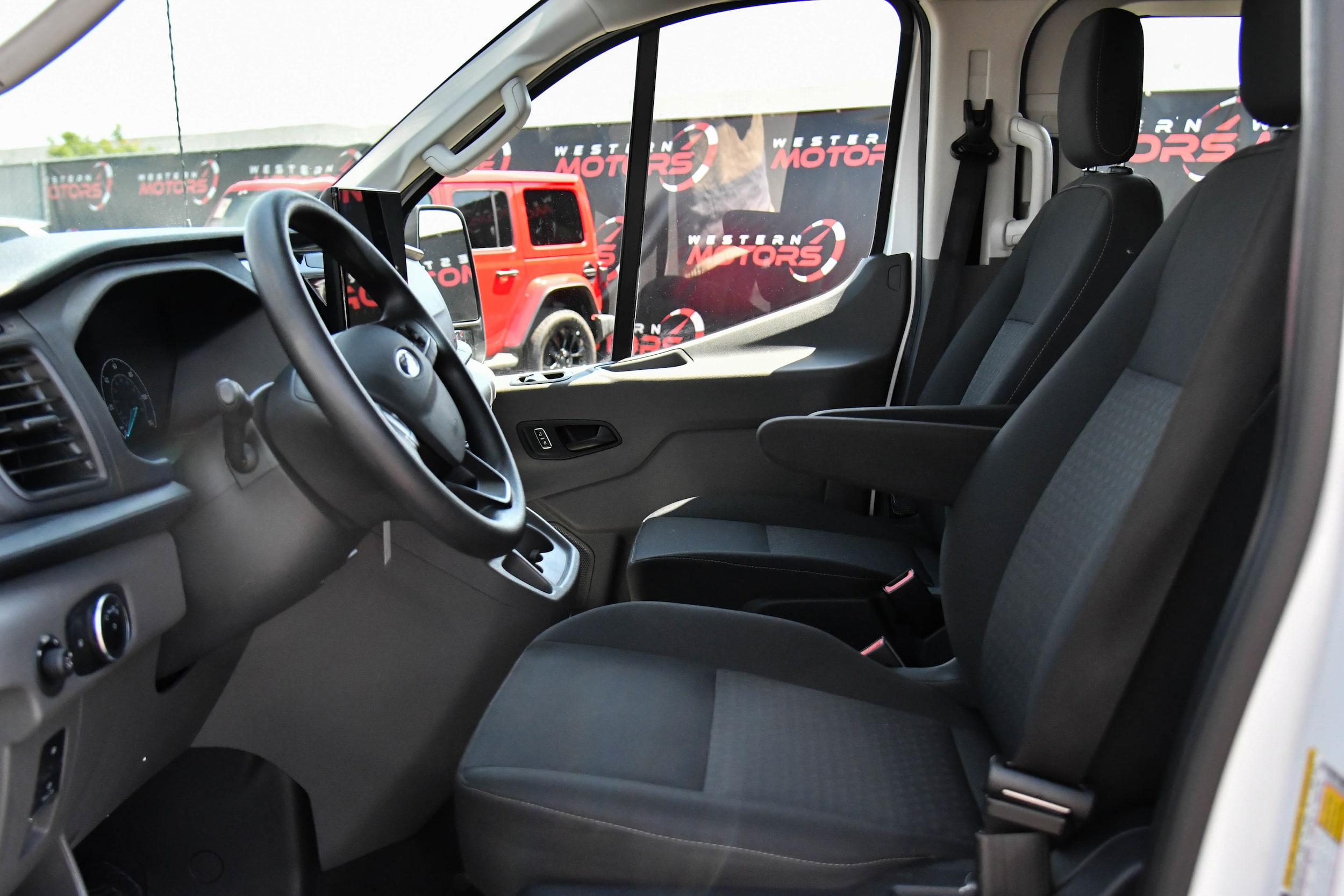 2023 Ford Transit Passenger Van XLT - Photo 15