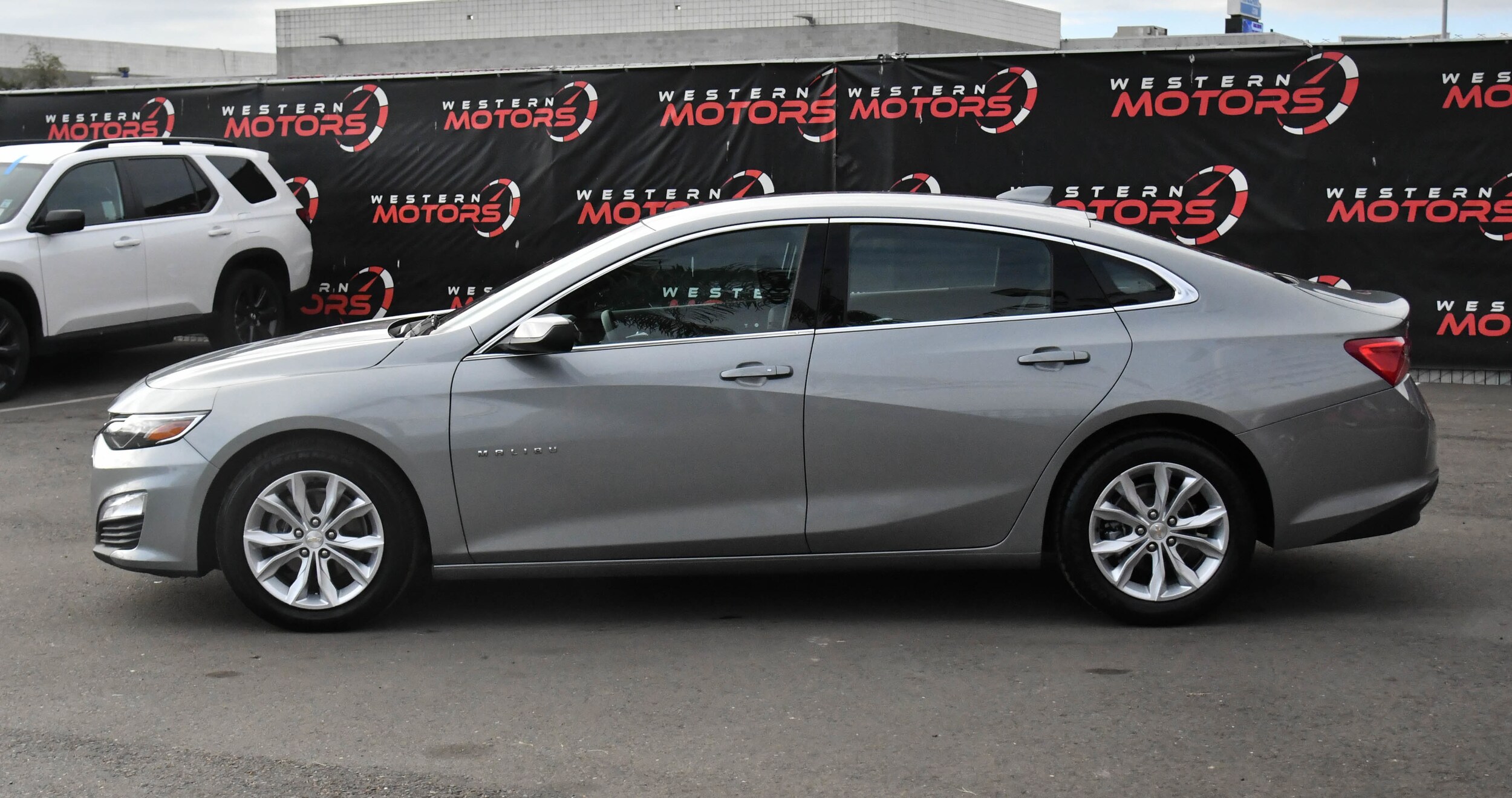 2023 Chevrolet Malibu 1LT photo 4