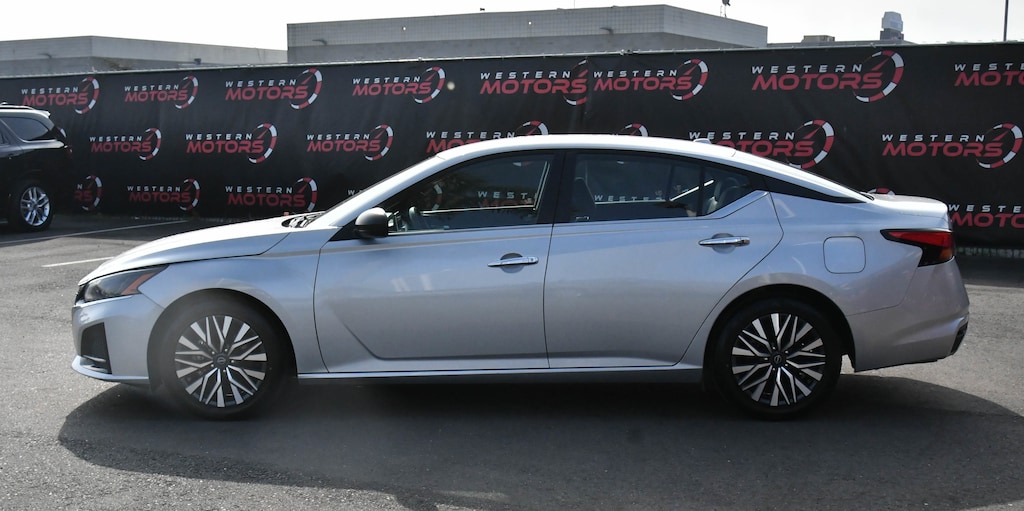 Used 2024 Nissan Altima 2.5 SV Sedan