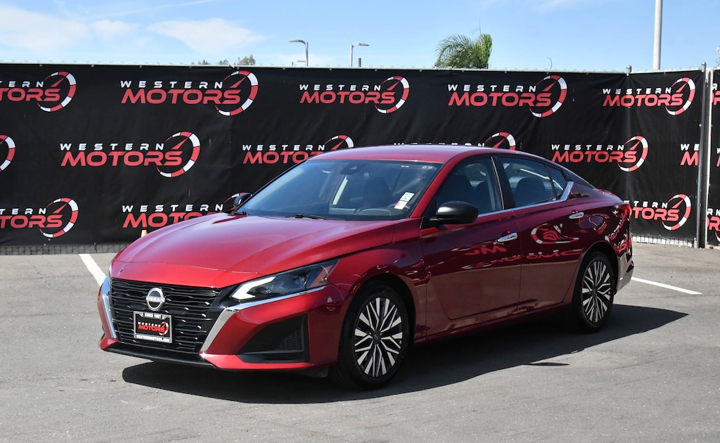 Used 2025 Nissan Altima SV Sedan
