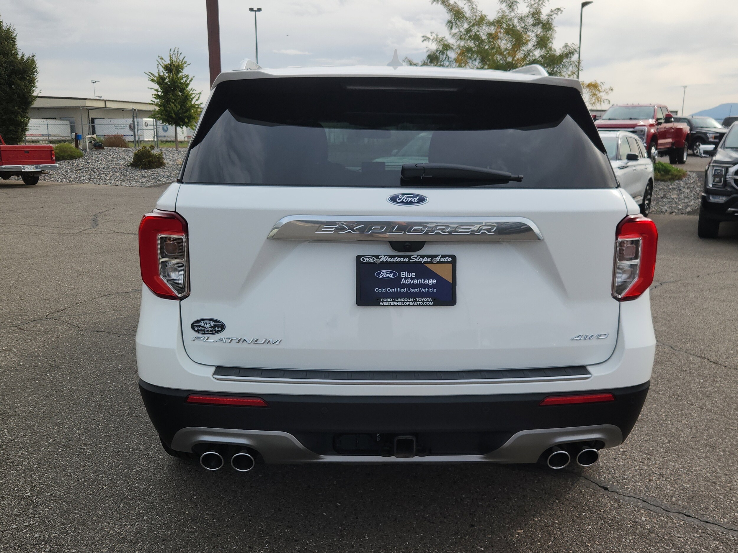 2022 Ford Explorer Platinum photo 3