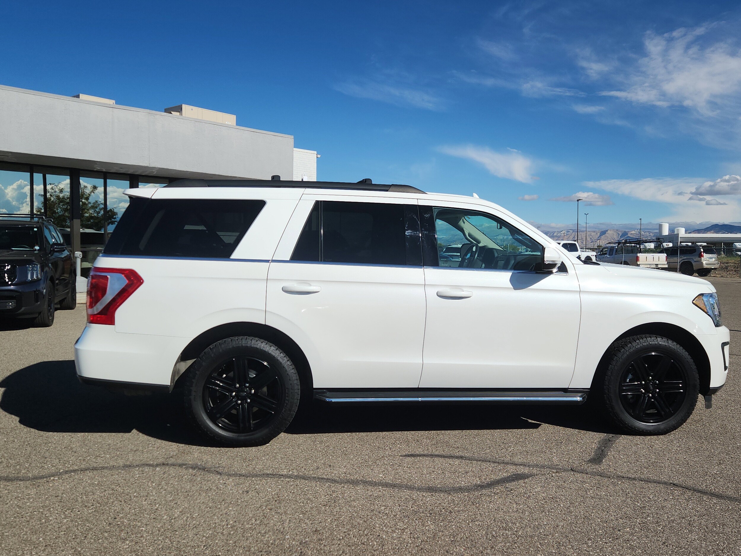 2020 Ford Expedition XLT photo 2