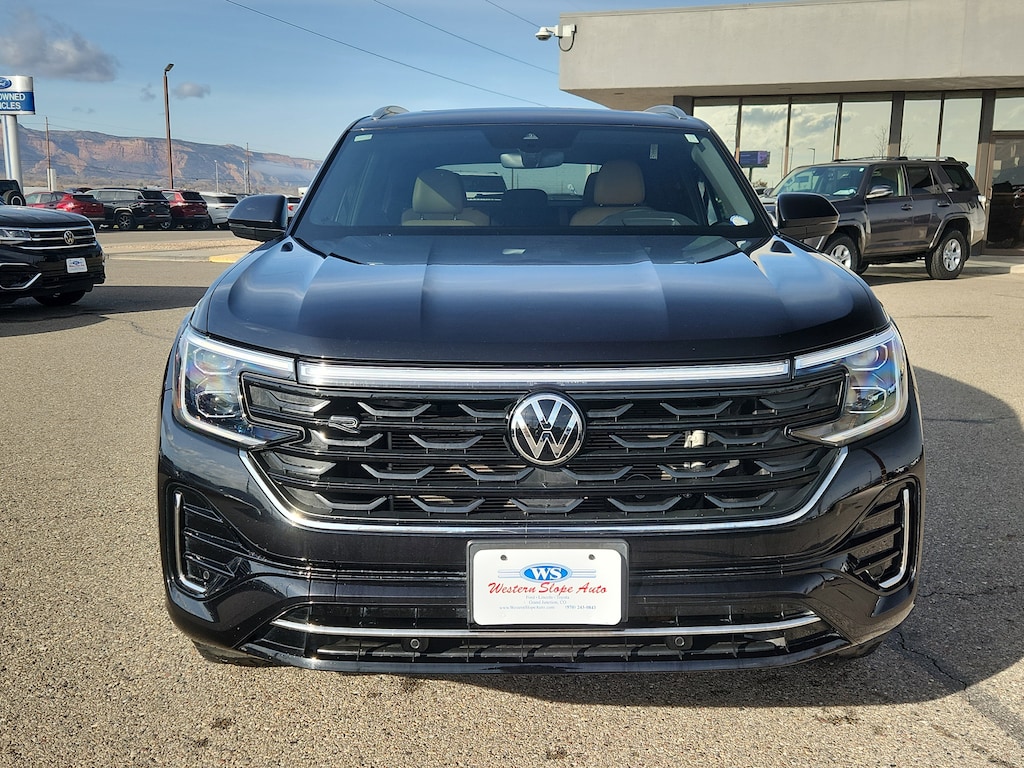 2024 Volkswagen Atlas Cross Sport SEL R-Line photo 4