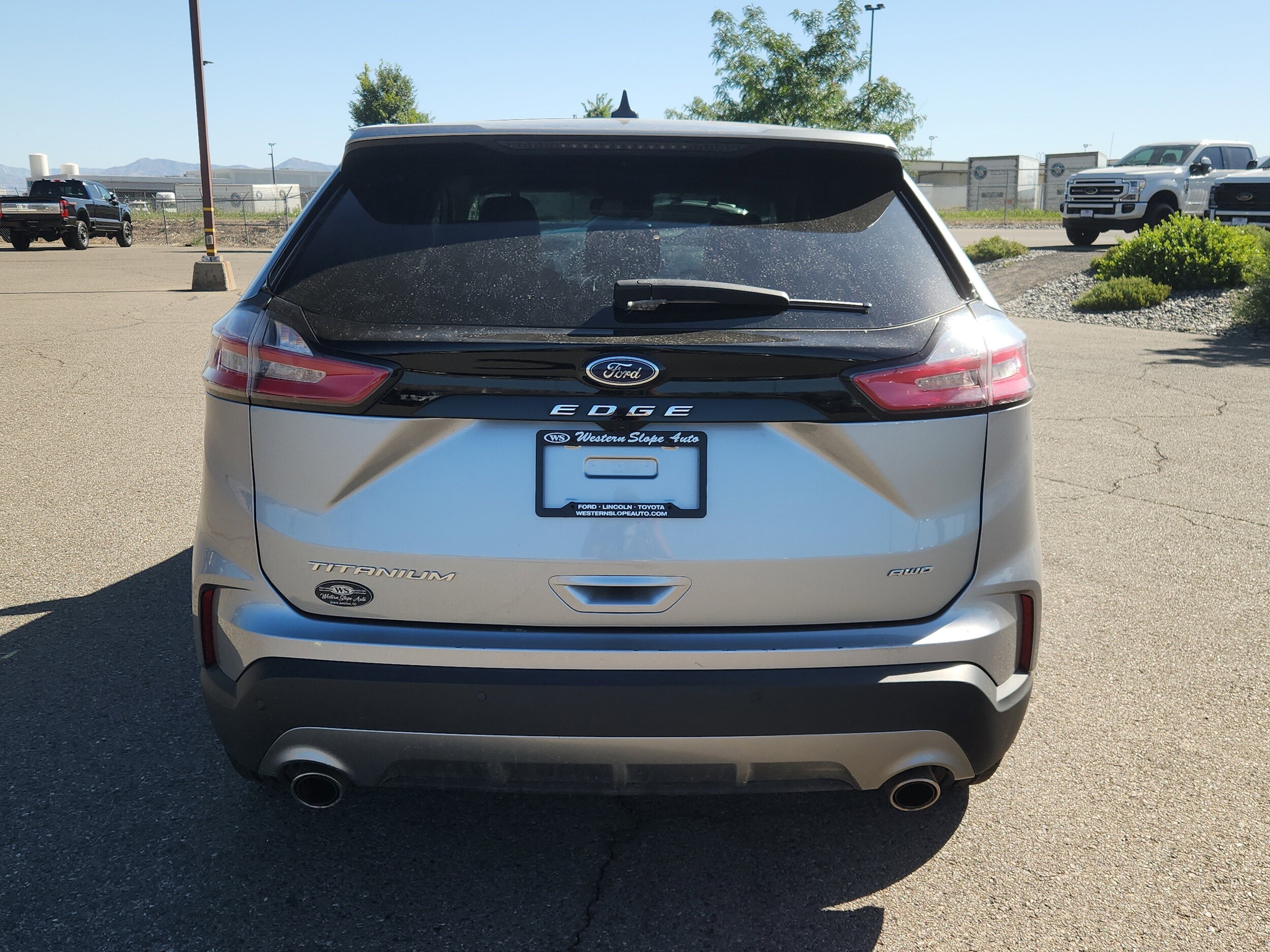 2024 Ford Edge Titanium photo 4