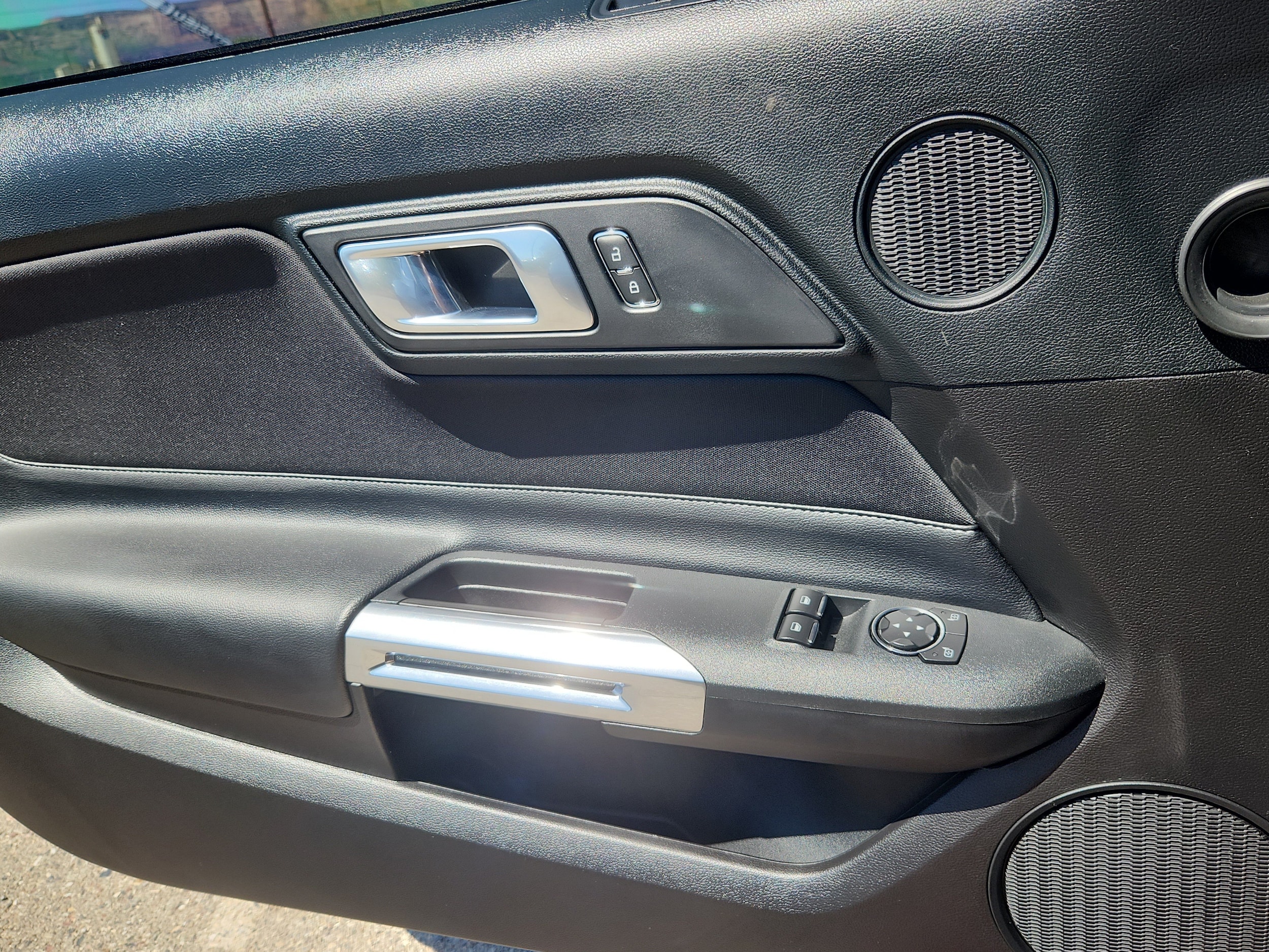 2022 Ford Mustang Mach 1 - Photo 9