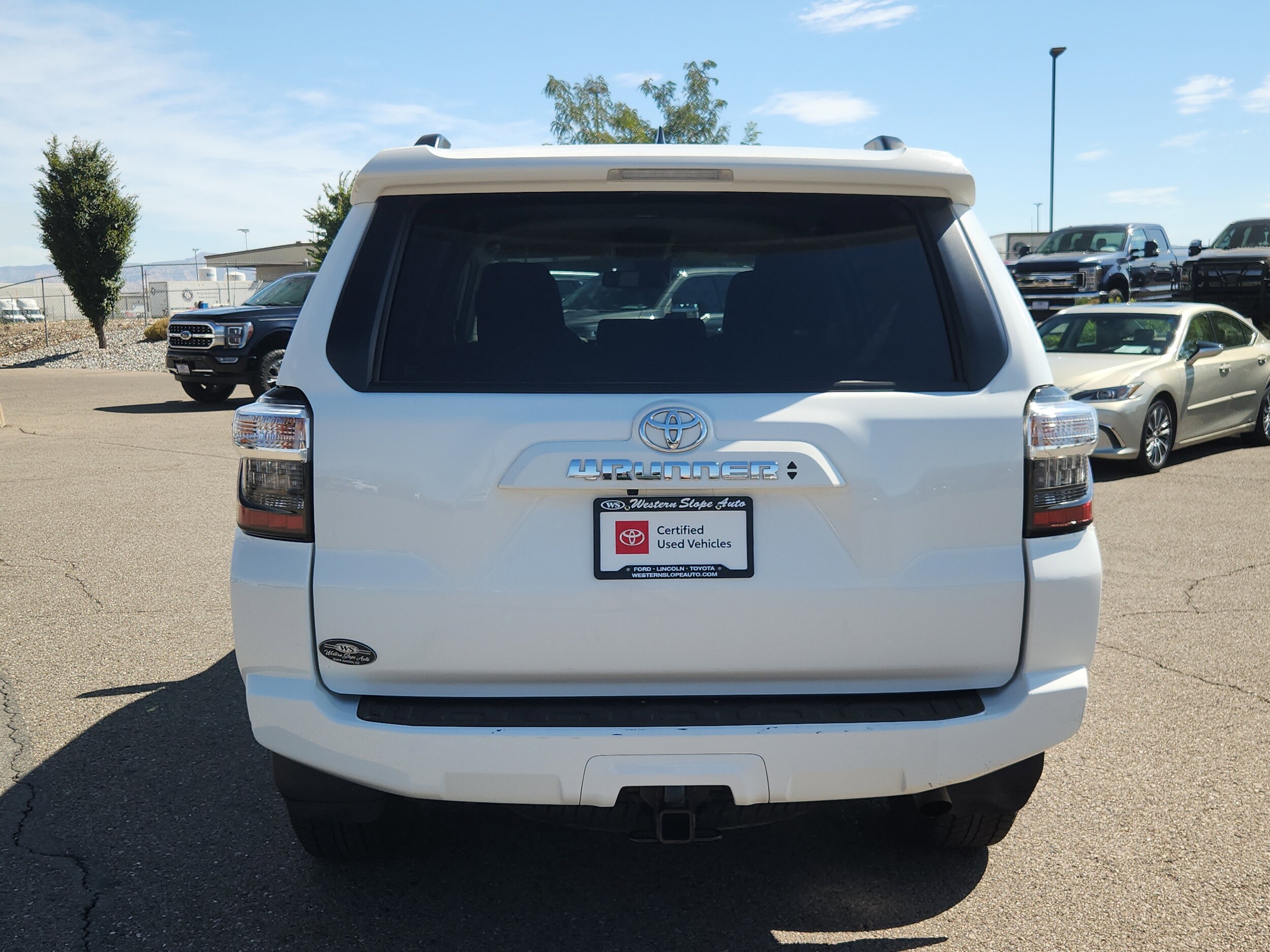 2024 Toyota 4Runner SR5 photo 4
