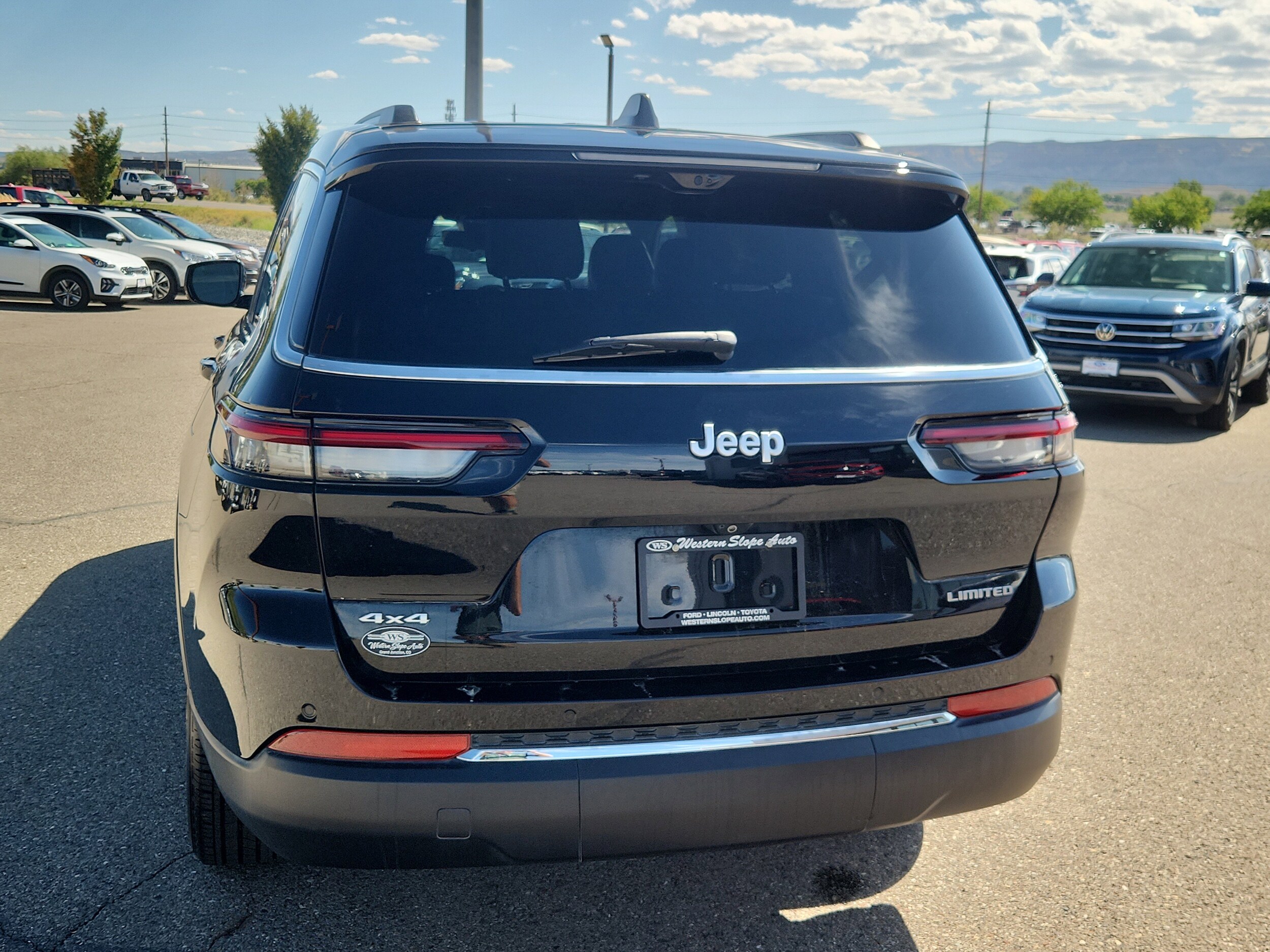 2024 Jeep Grand Cherokee Limited photo 3
