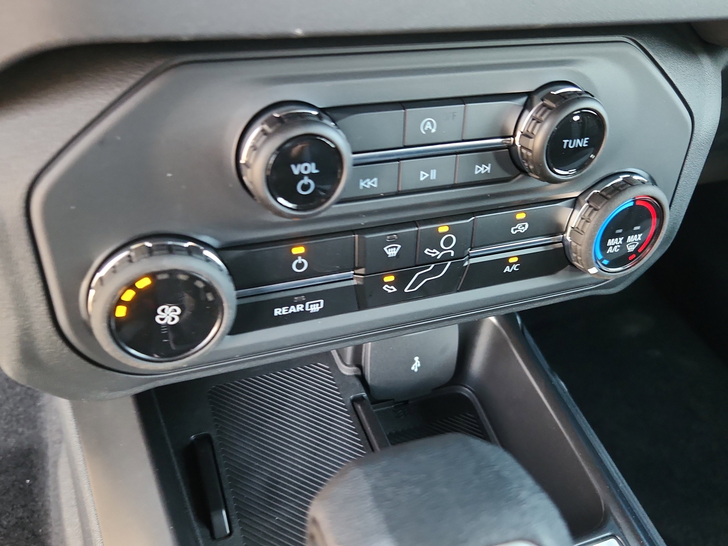 2025 Ford Bronco 4-Door Base - Photo 14