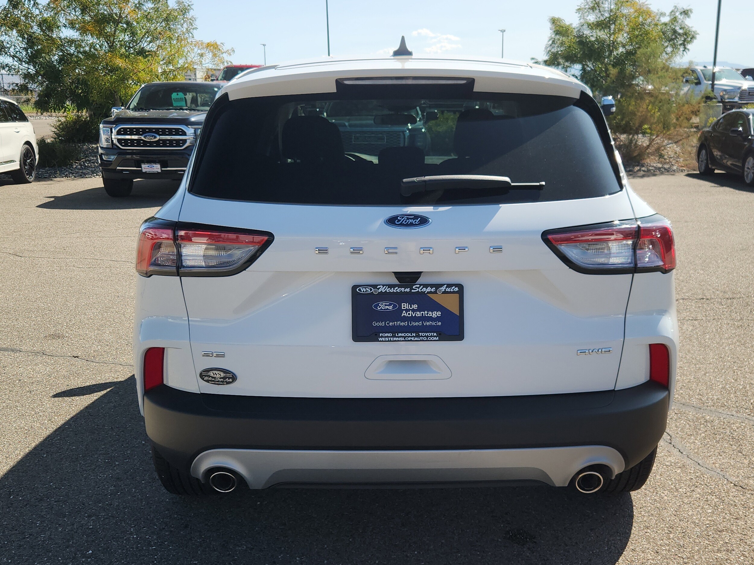 2022 Ford Escape SE photo 3