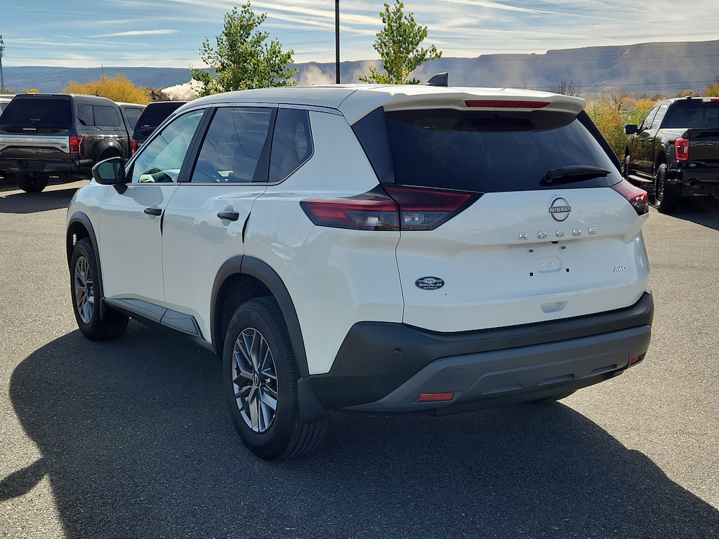 2023 Nissan Rogue S photo 4