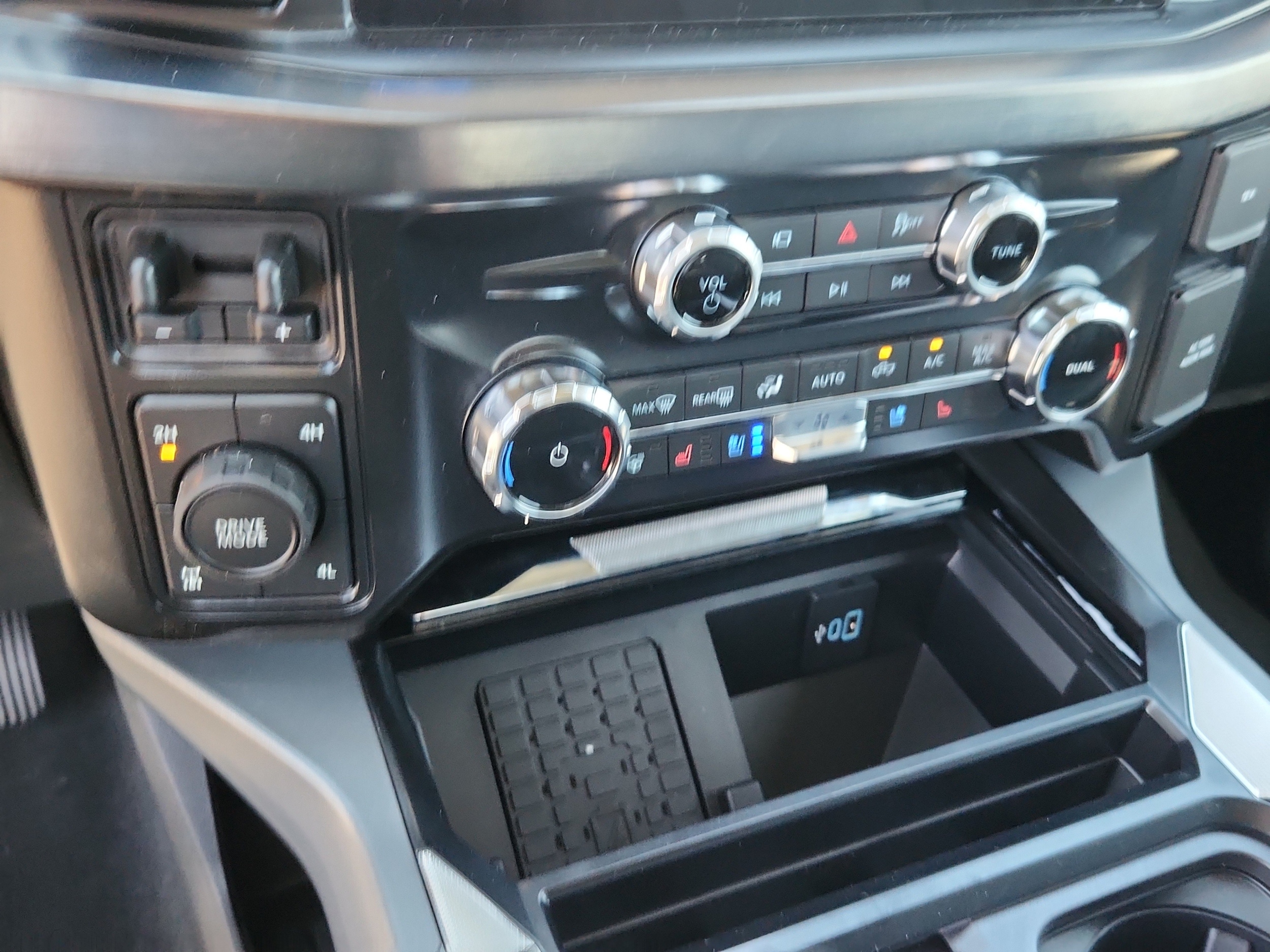 2025 Ford F-250 Super Duty Lariat - Photo 17
