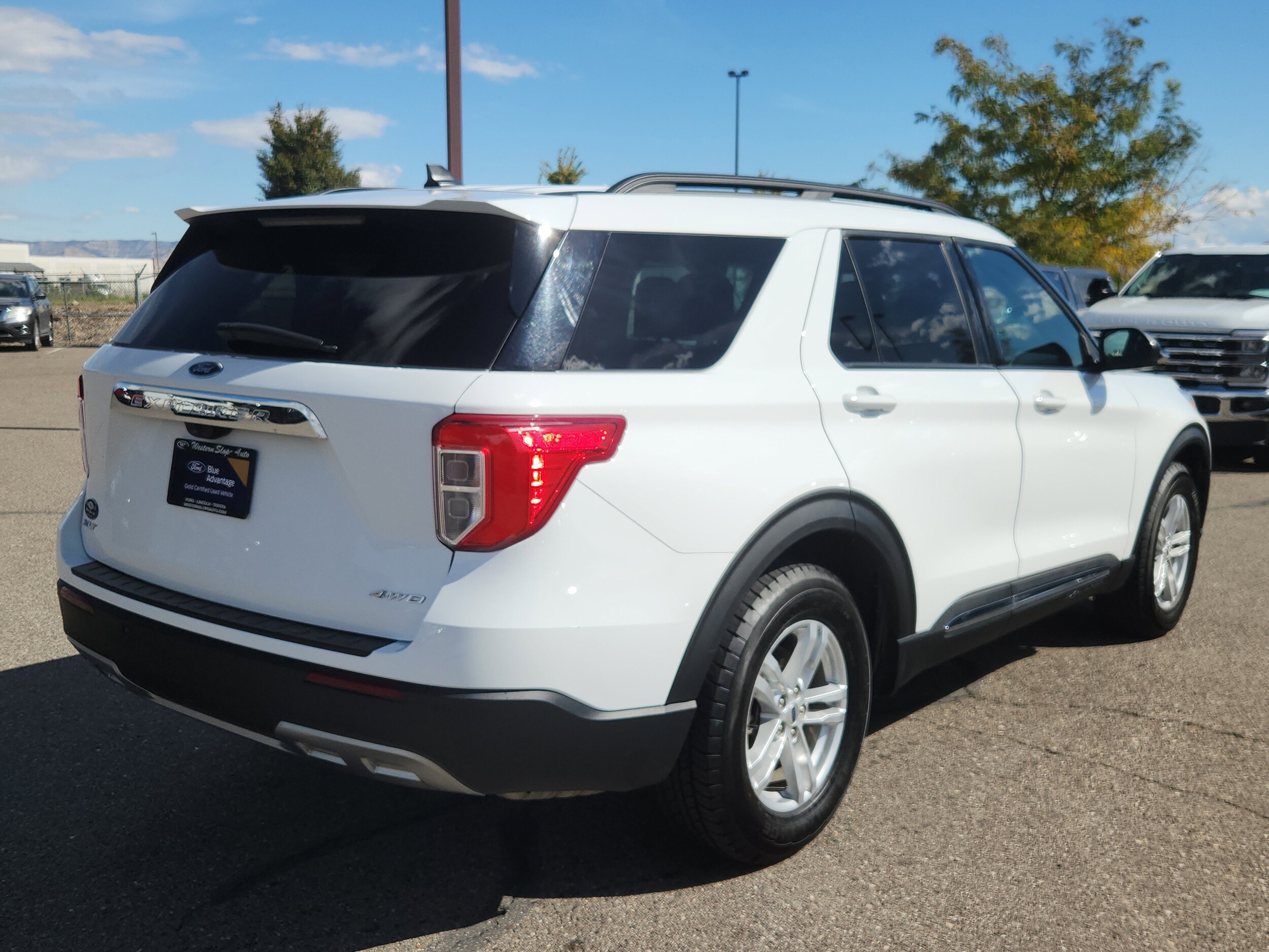 2023 Ford Explorer XLT photo 3