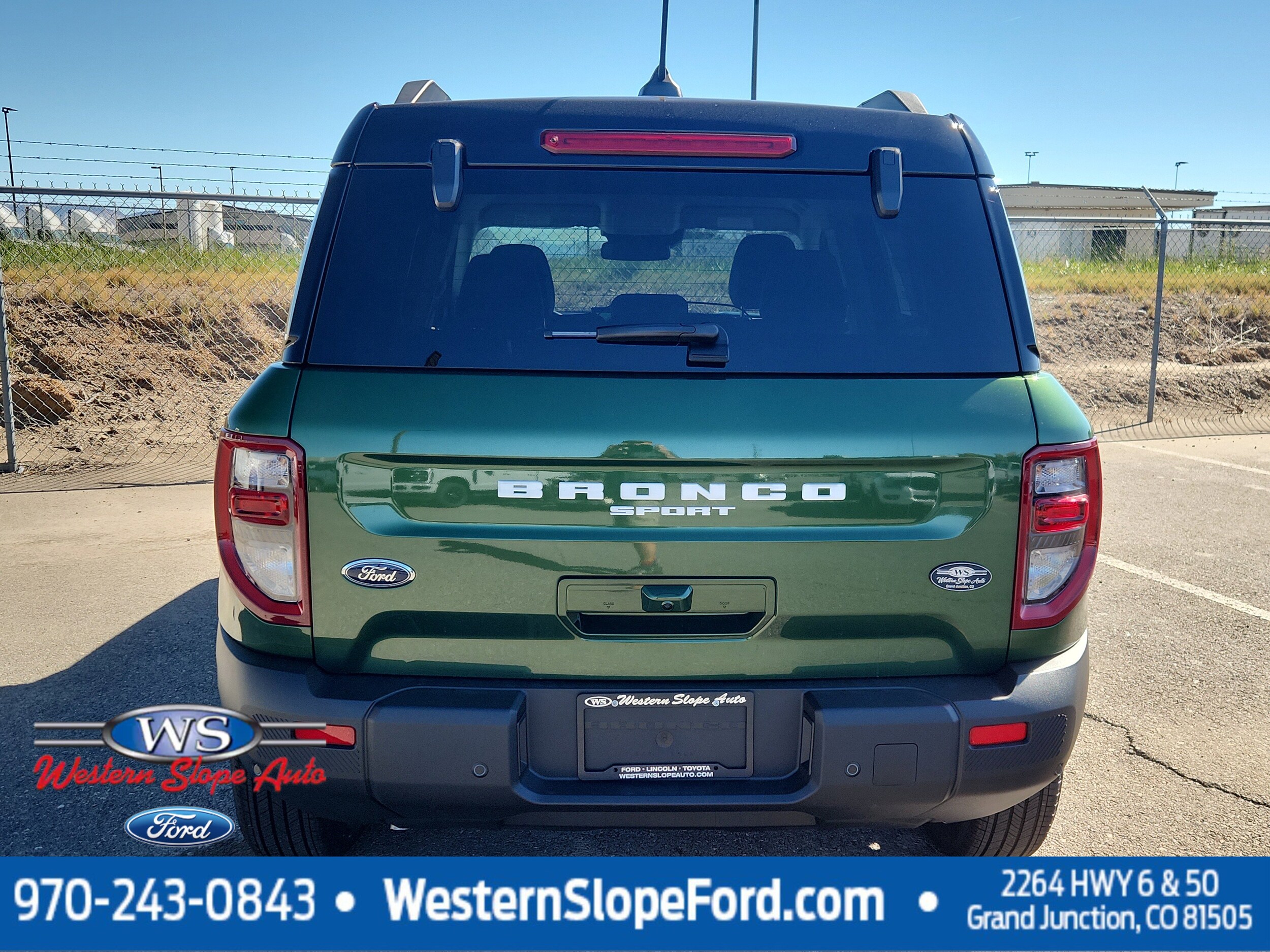 2025 Ford Bronco Sport Outer Banks photo 3