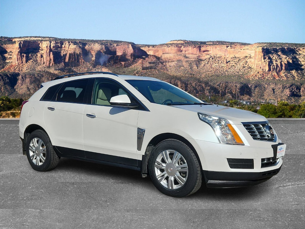 2016 Cadillac SRX Luxury photo 2