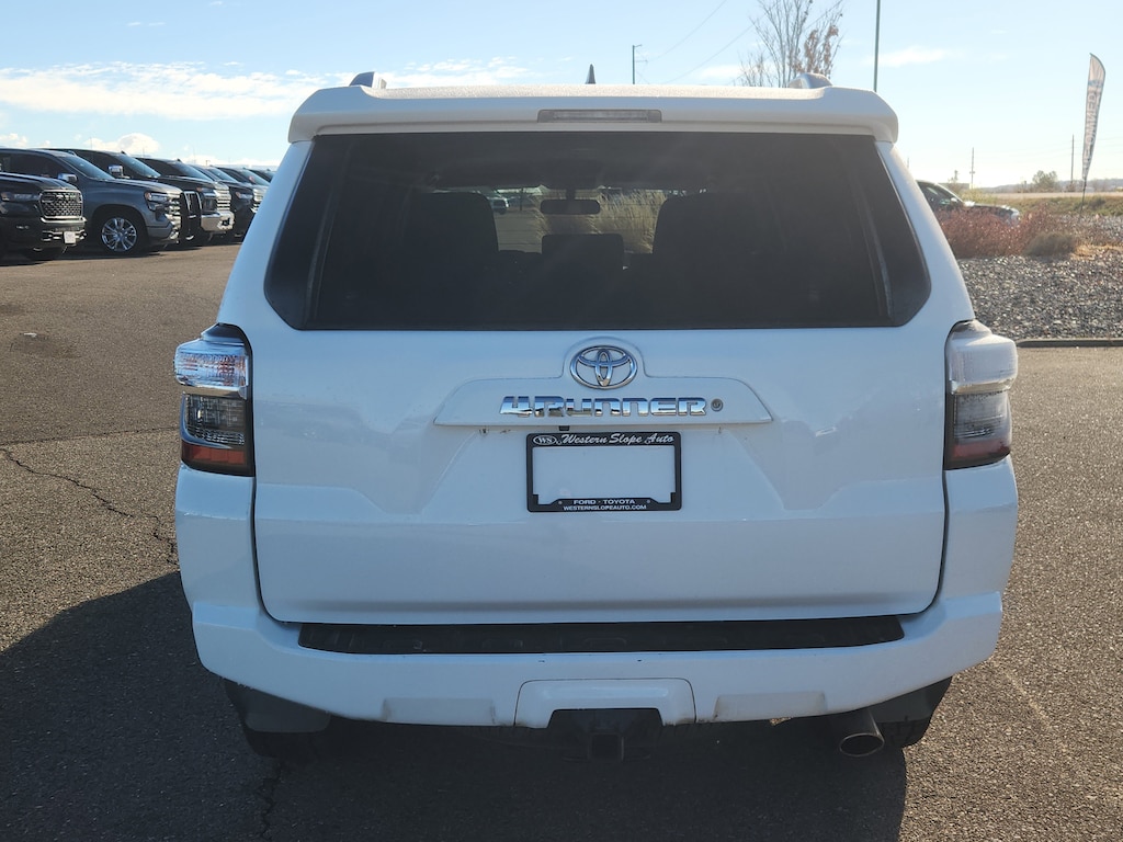 2018 Toyota 4Runner SR5 photo 4