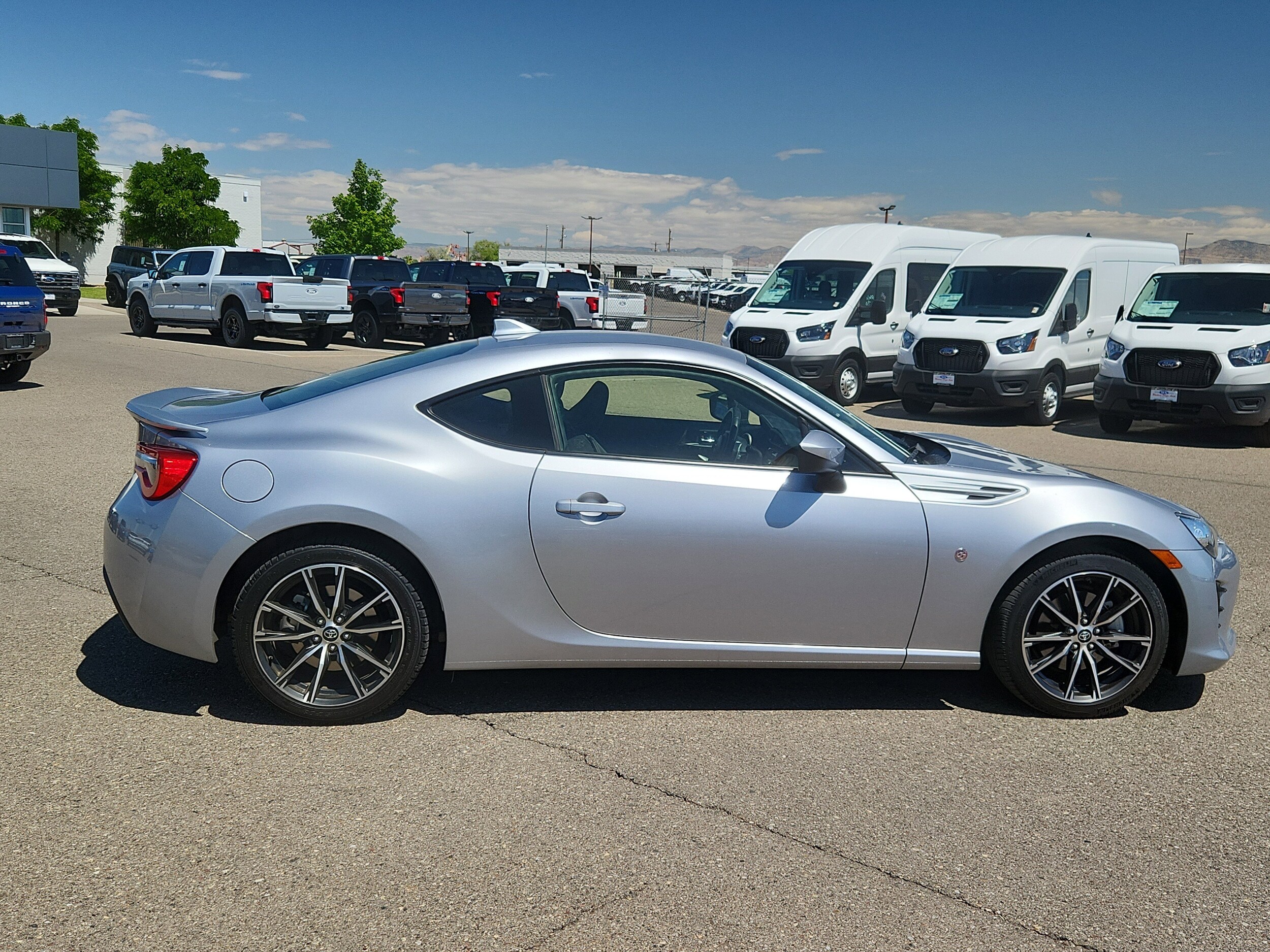 2018 Toyota GR86 Base photo 2