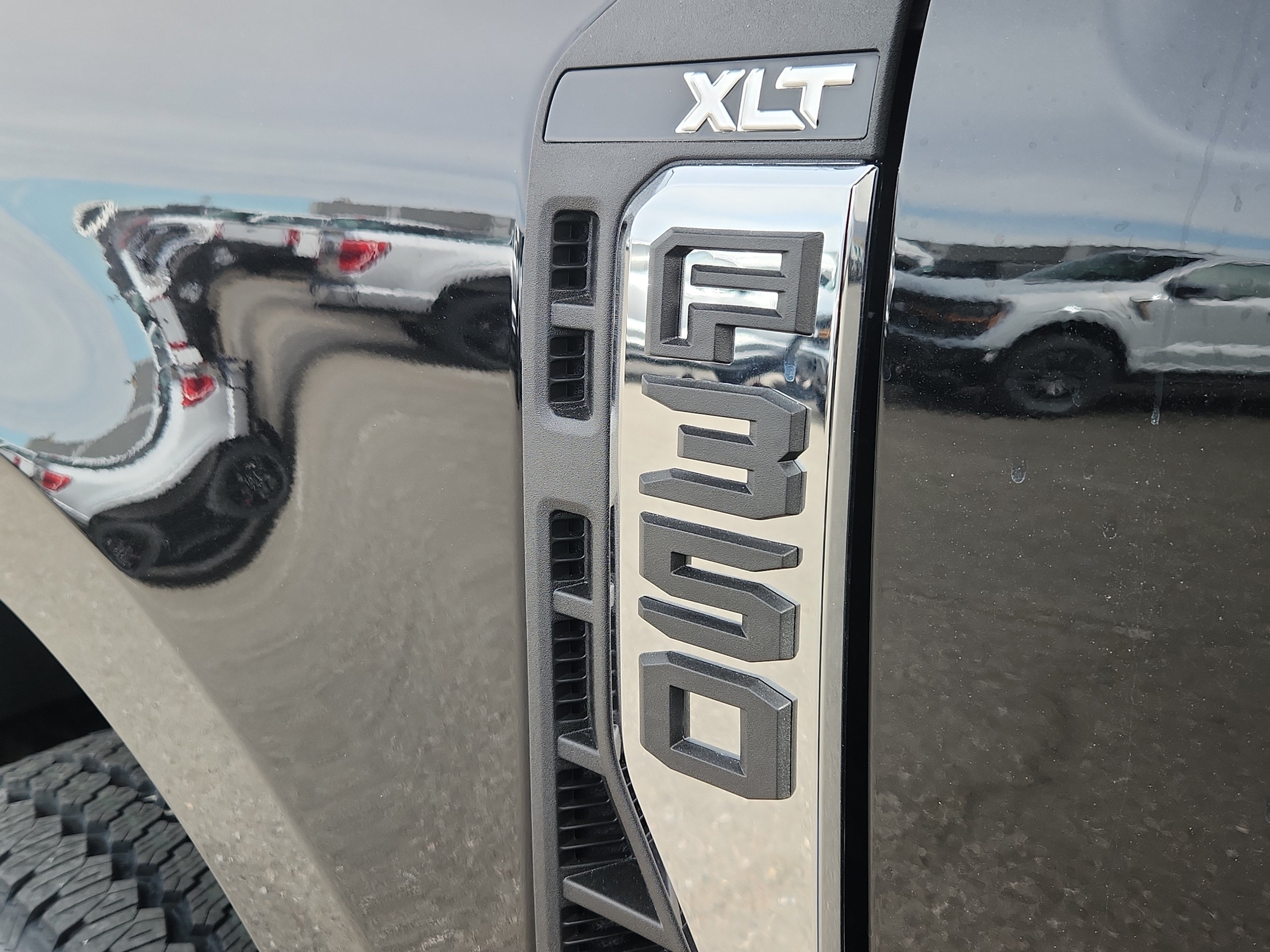 2026 Ford F-350 Super Duty XLT - Photo 14