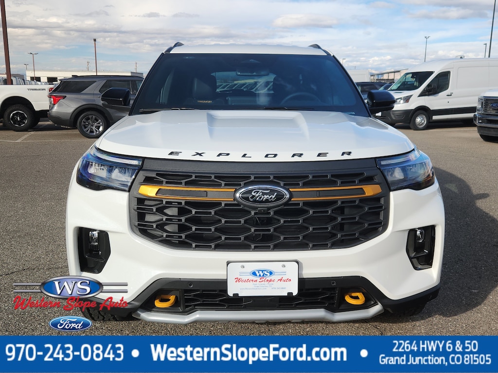 2026 Ford Explorer photo 4