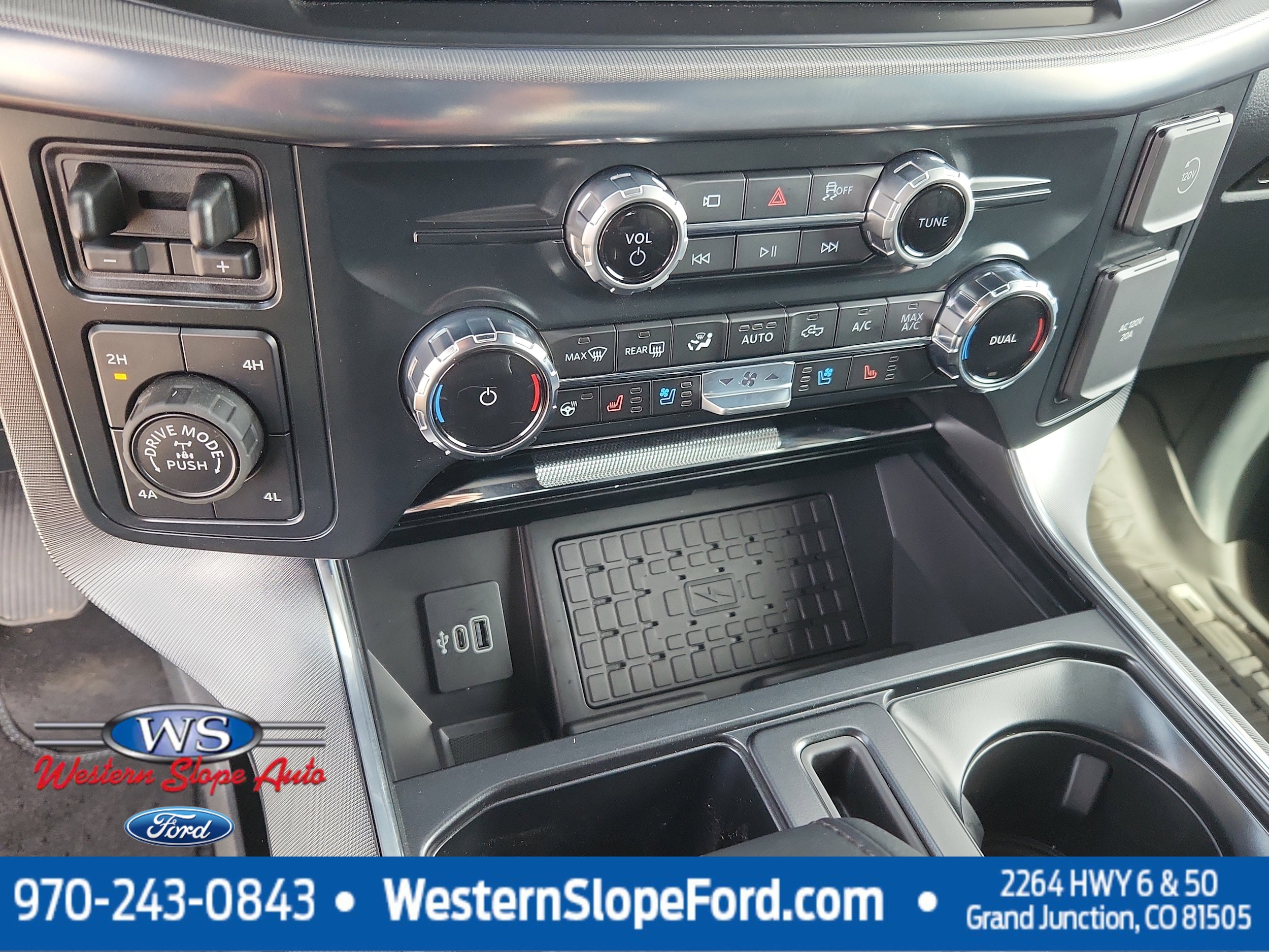 2025 Ford F-150 Platinum - Photo 18