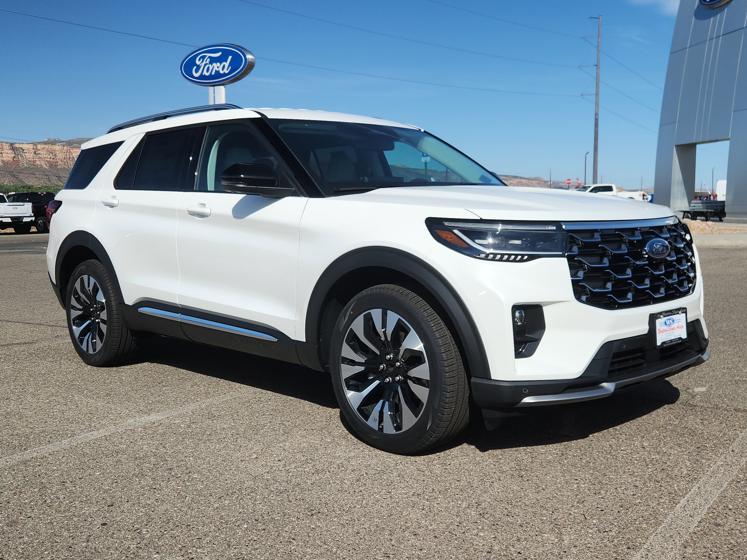 2026 Ford Explorer Platinum 4WD's photo
