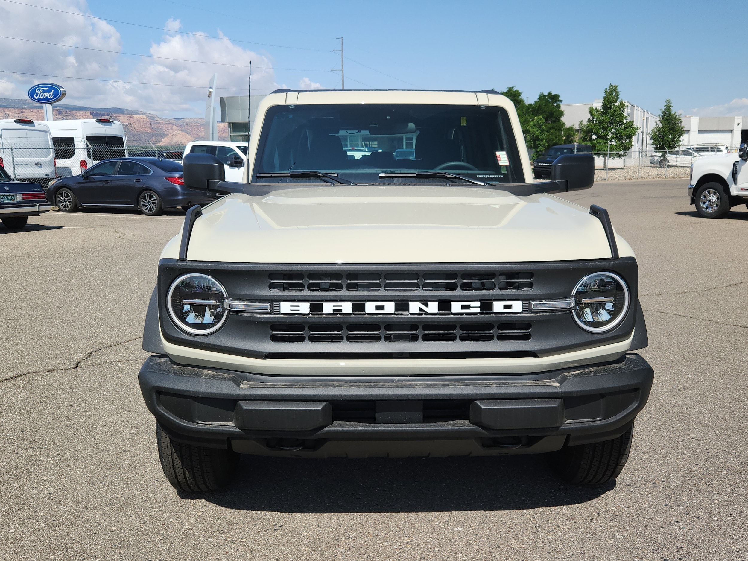 2025 Ford Bronco 4-Door Base - Photo 6