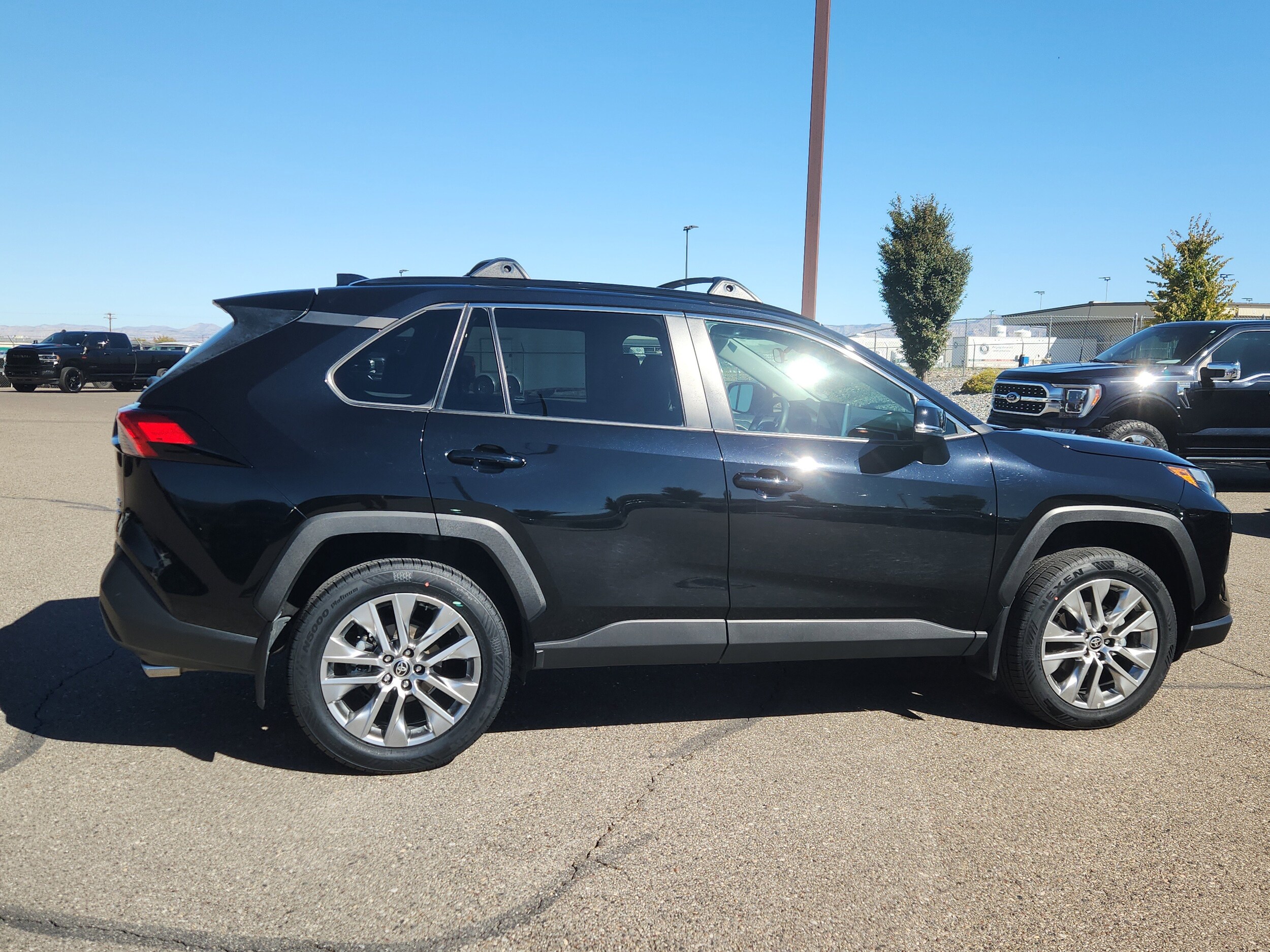 2024 Toyota RAV4 XLE Premium photo 2