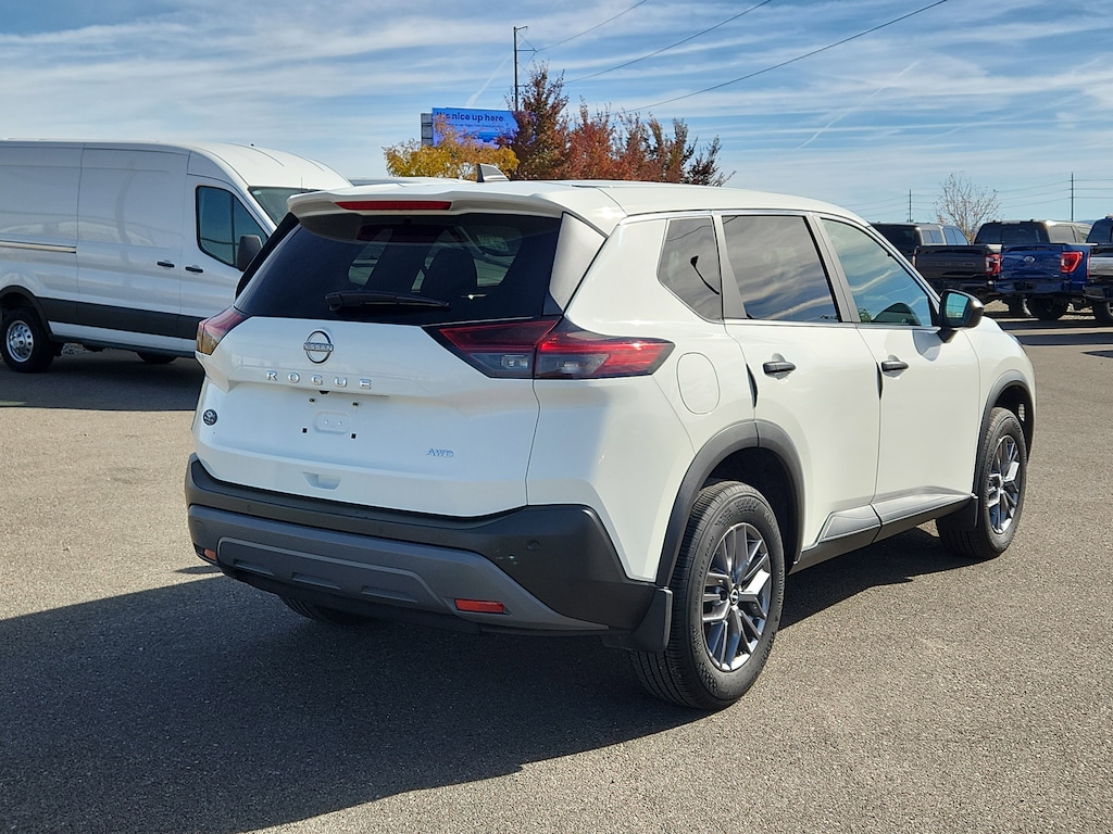 2023 Nissan Rogue S photo 3