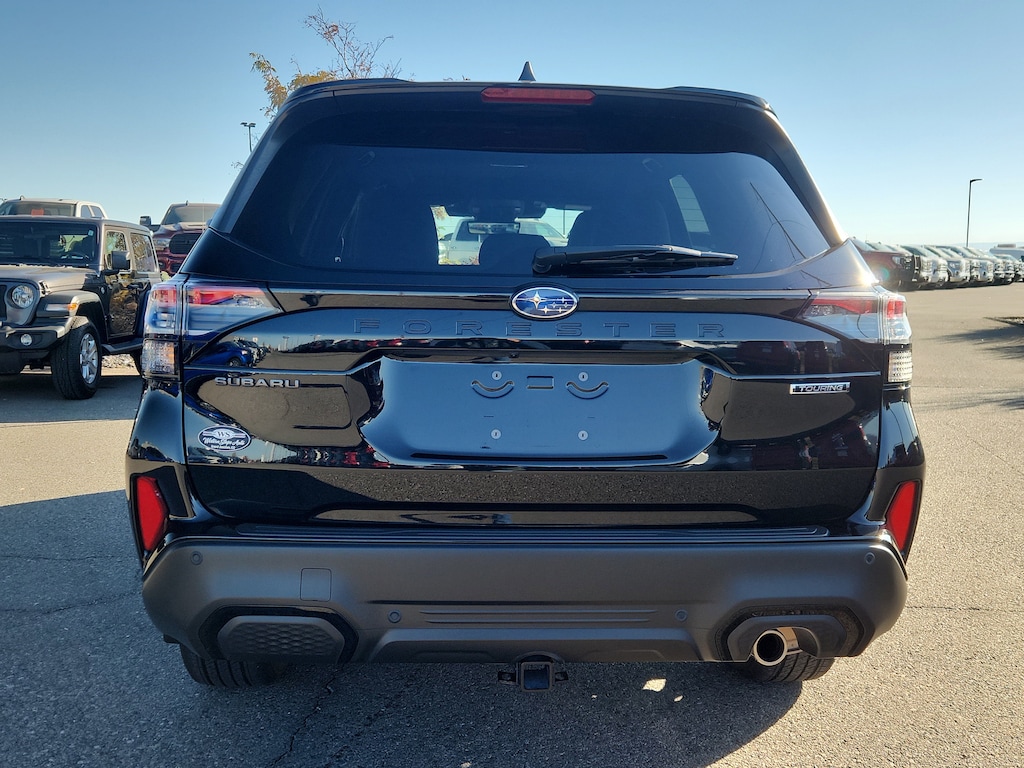 2025 Subaru Forester Touring photo 3