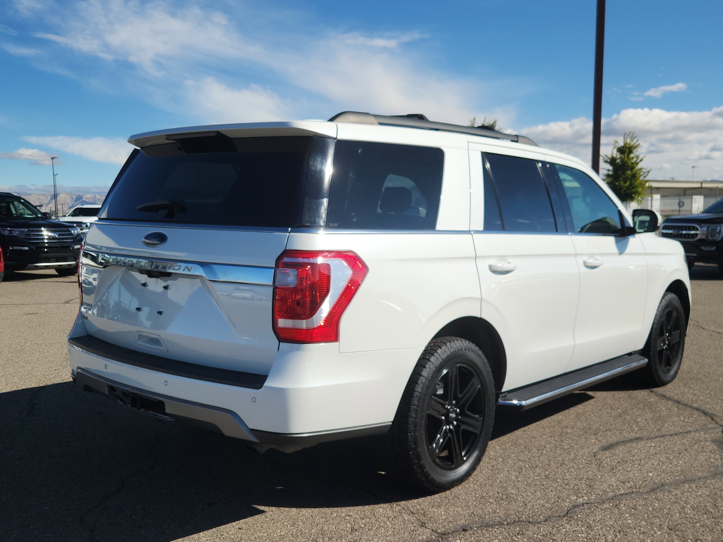 2020 Ford Expedition XLT photo 3