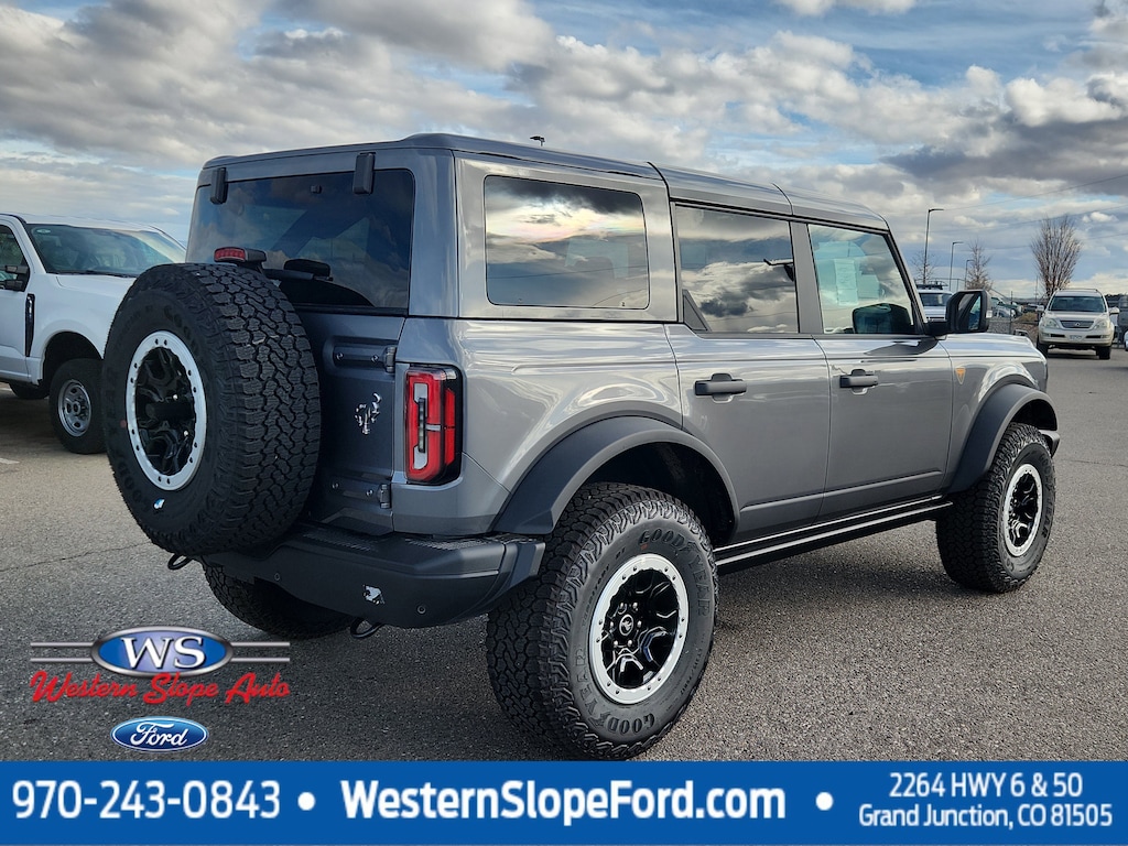 2025 Ford Bronco Badlands photo 3