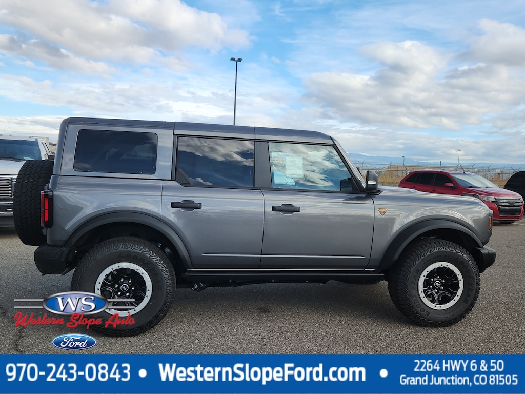 2025 Ford Bronco Badlands photo 2